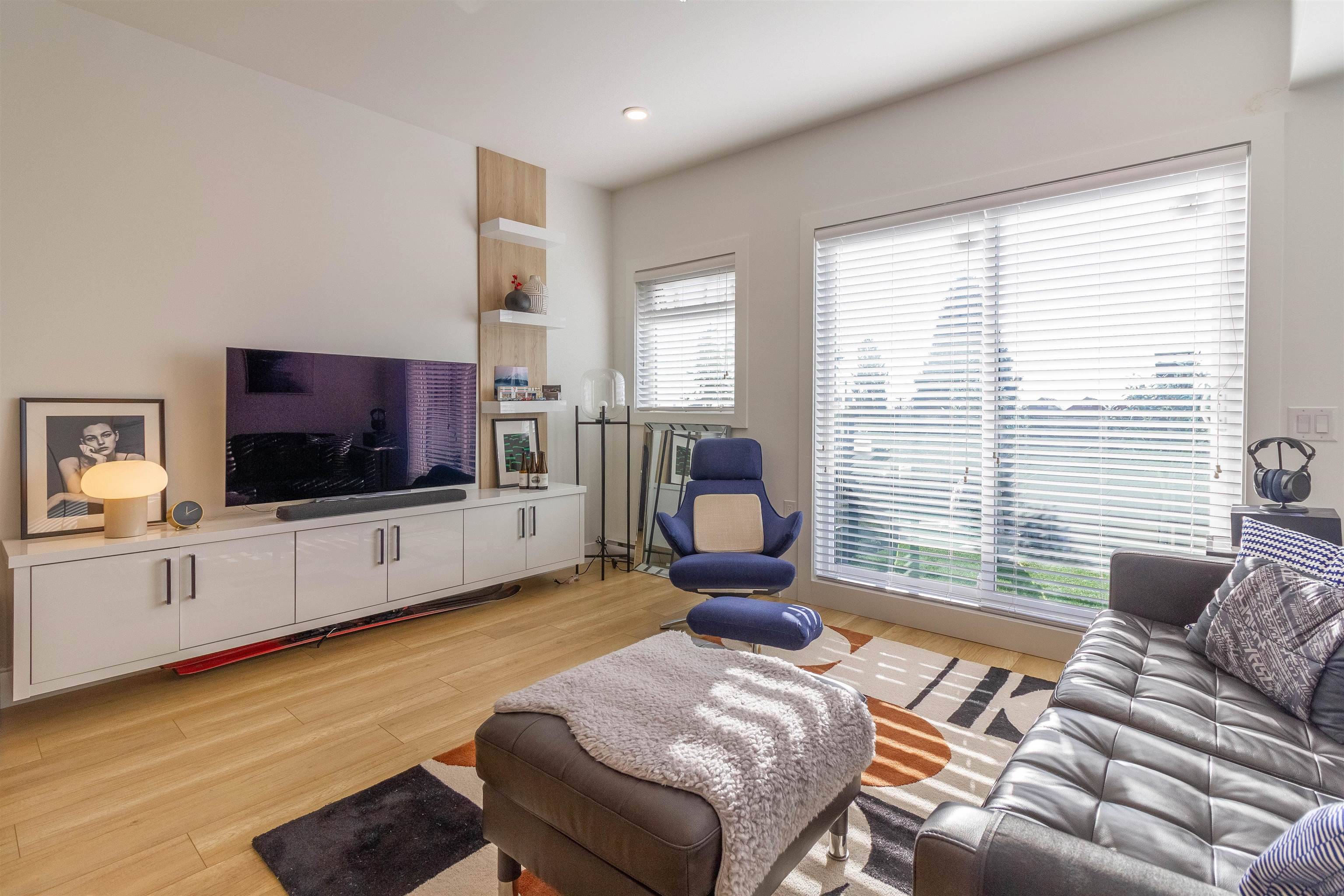 Burnaby, BC V5J 1K2,6288 Beresford ST #16