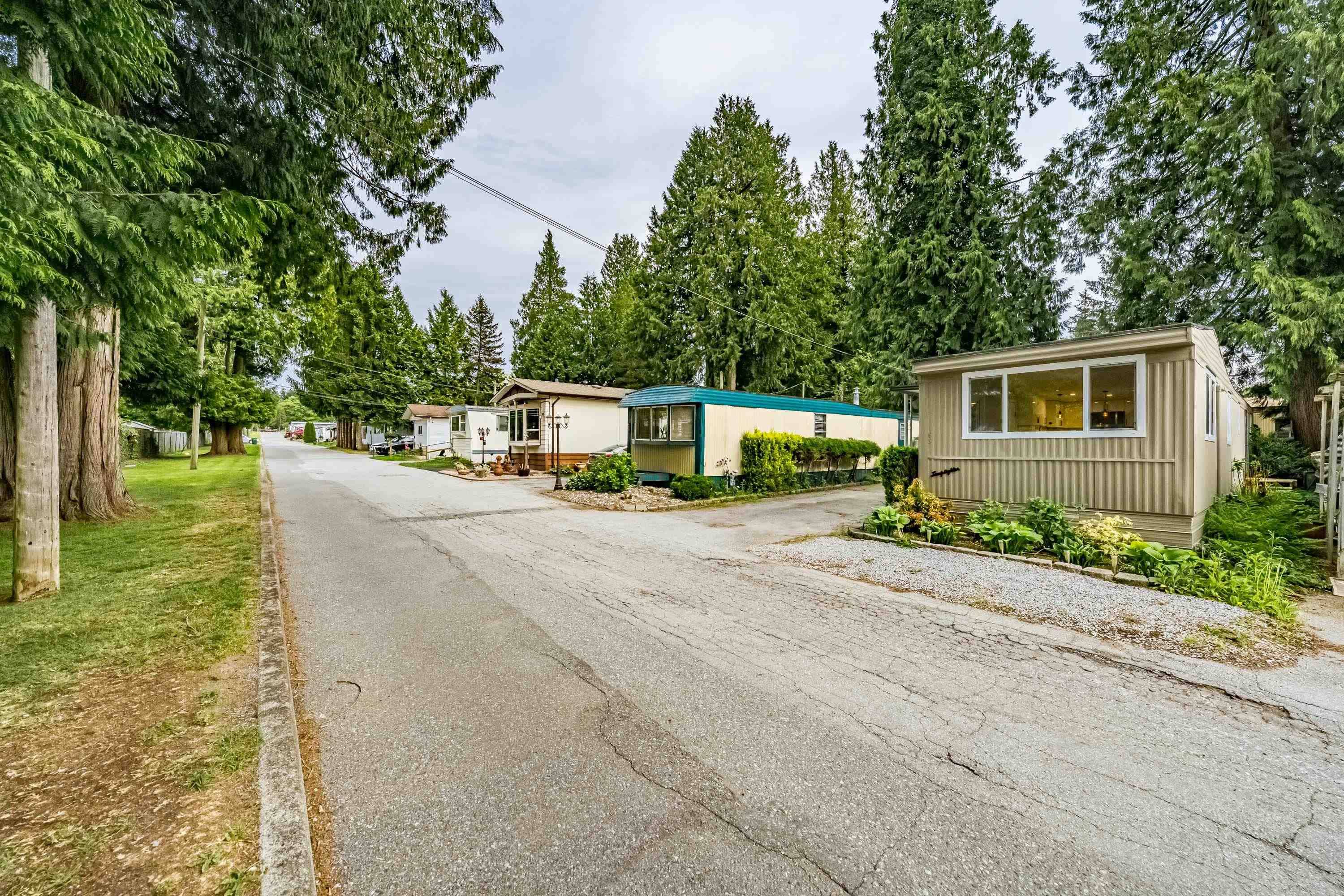 Maple Ridge, BC V2X 2R4,21163 Lougheed HWY #65