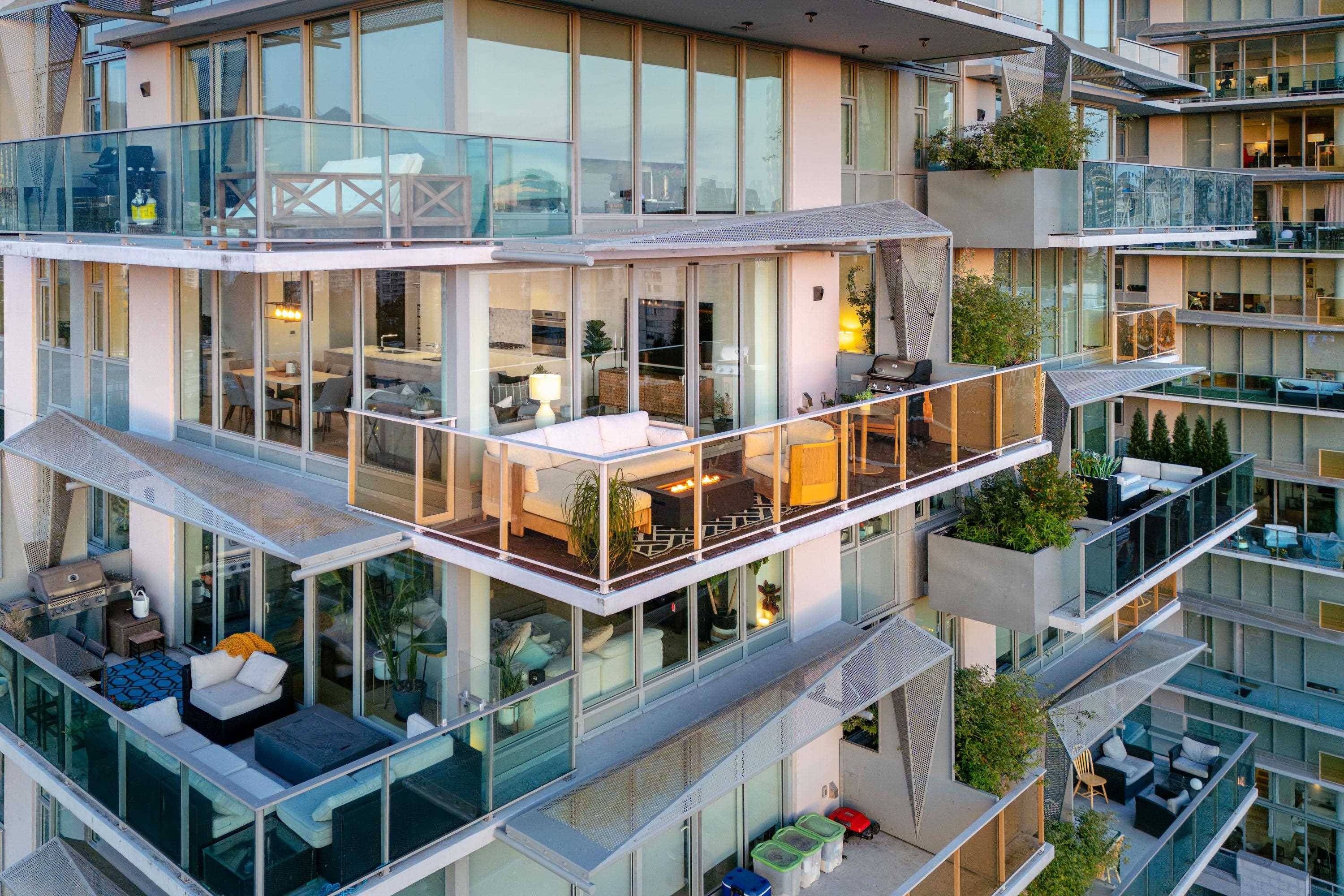 Vancouver, BC V6G 2B1,1180 Broughton ST #1302