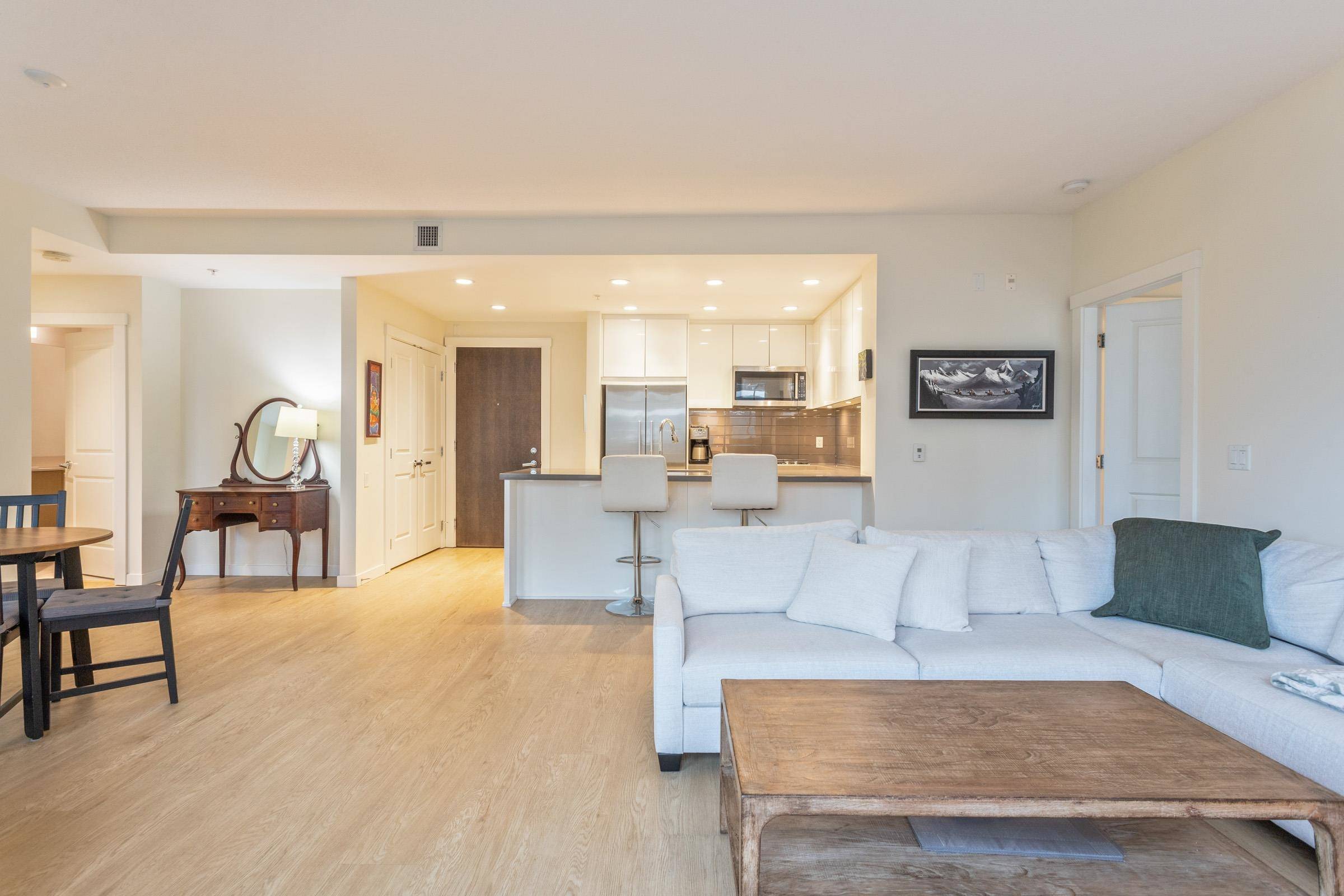 North Vancouver, BC V7M 3G8,255 W 1st ST #221