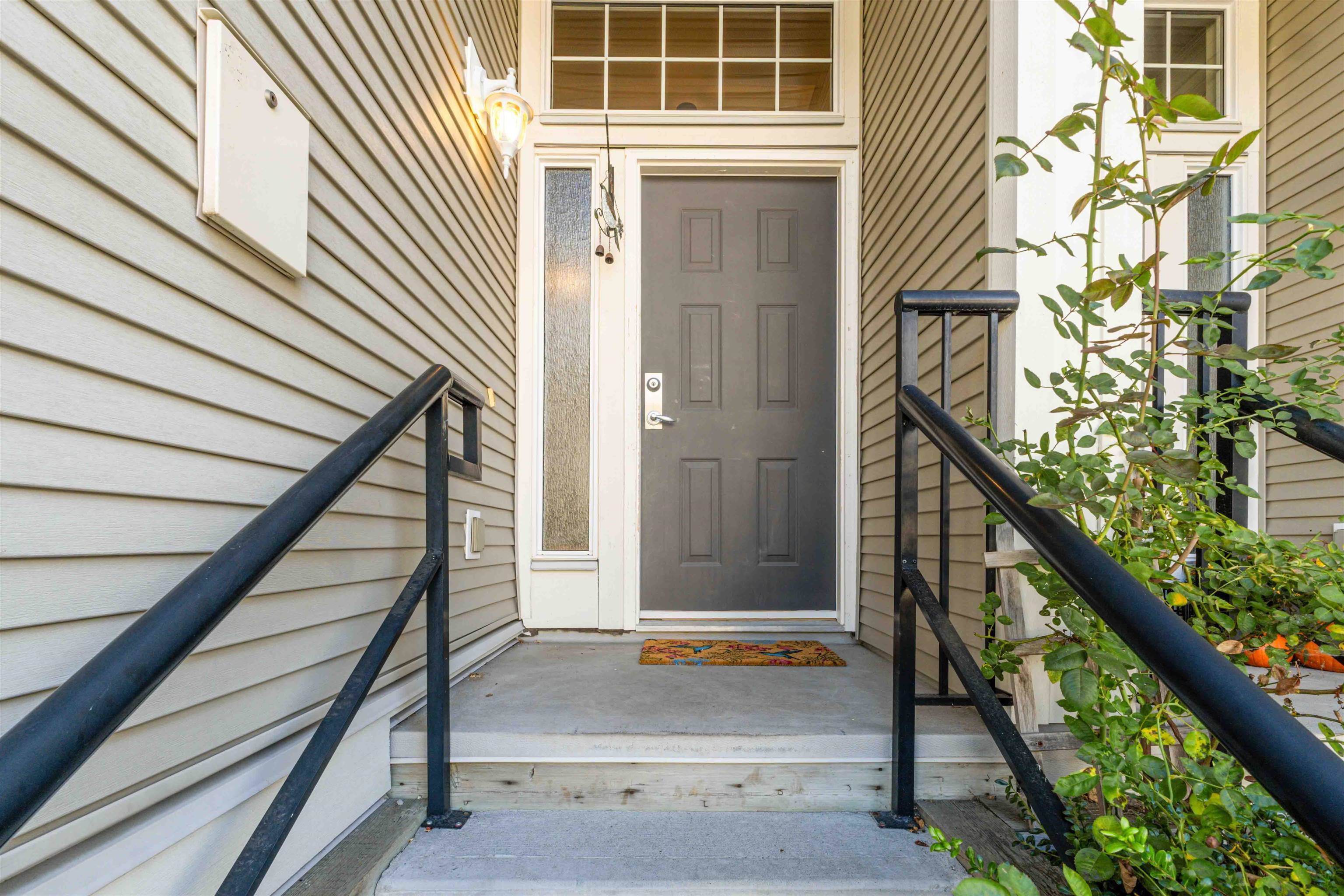 Maple Ridge, BC V2W 2B6,23343 Kanaka WAY #26