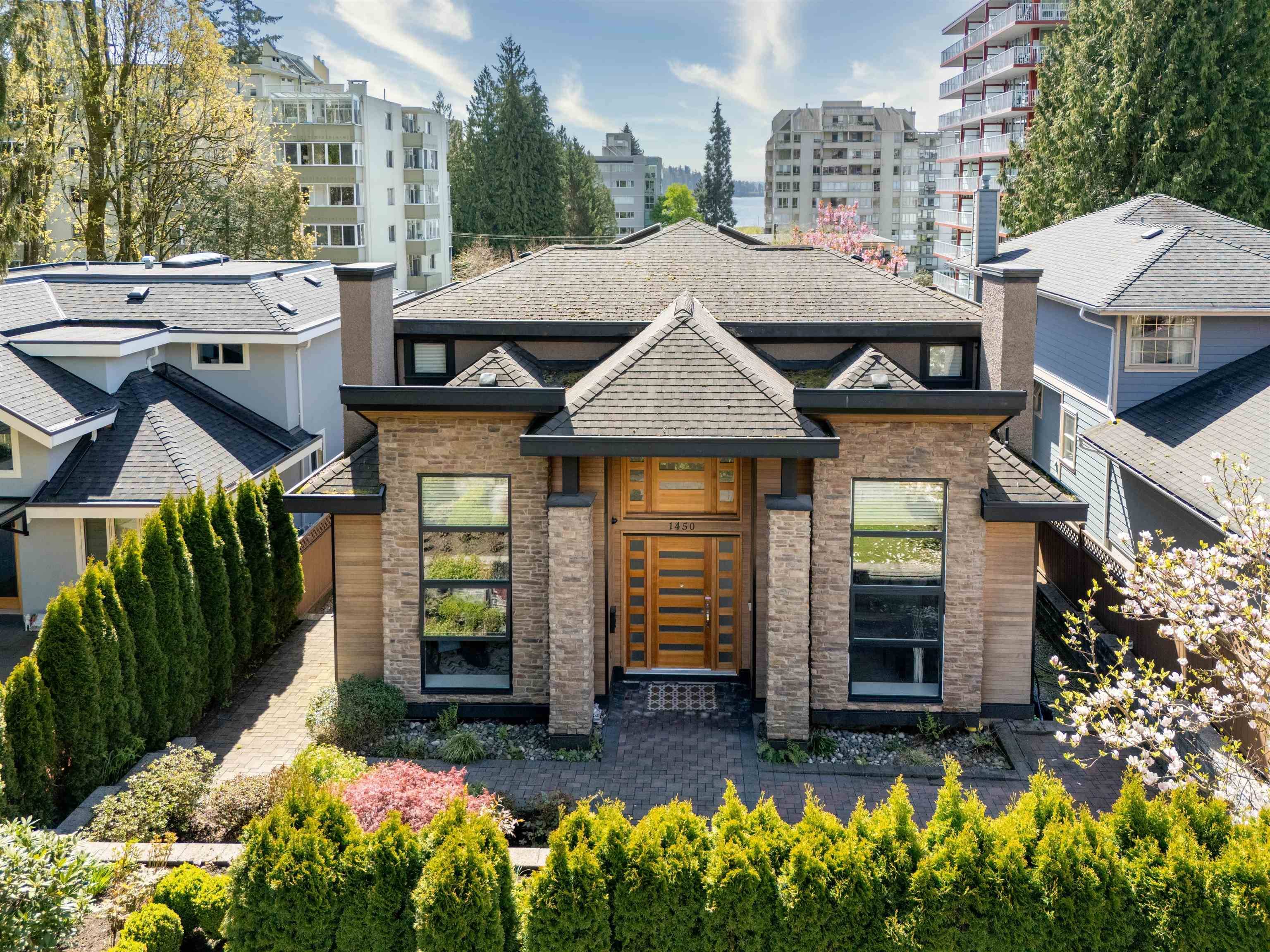 West Vancouver, BC V7T 1P1,1450 Fulton AVE