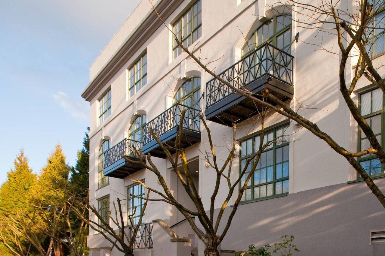 Vancouver, BC V5R 6A2,4590 Earles ST #202