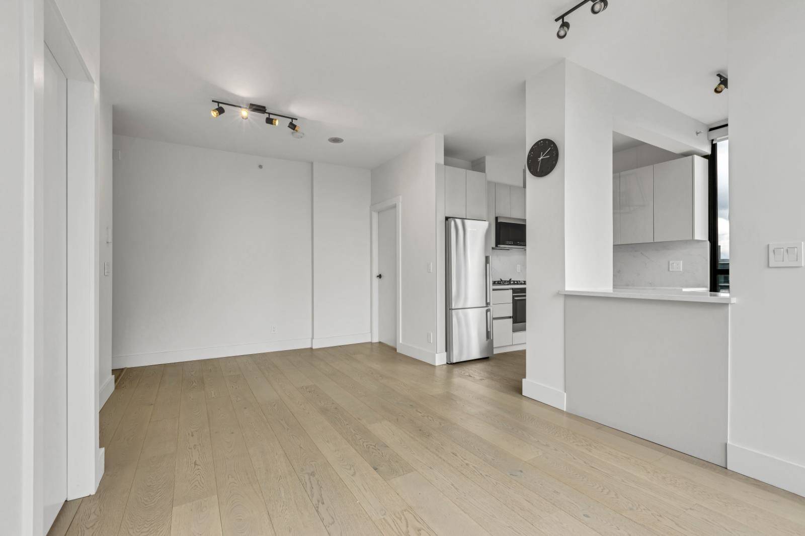 Vancouver, BC V6E 4R8,1239 W Georgia ST #2402
