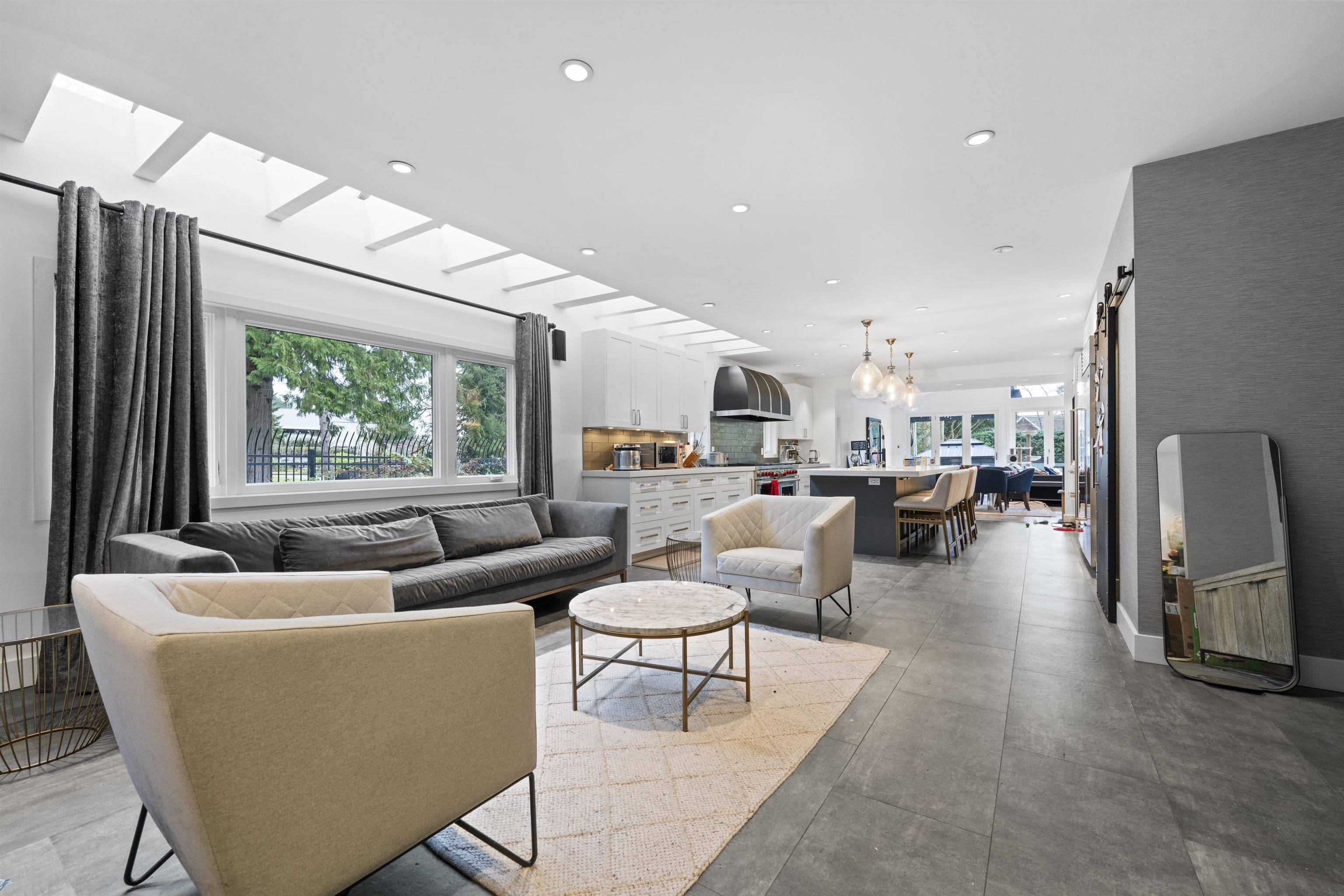 West Vancouver, BC V7V 1H2,4215 Evergreen AVE