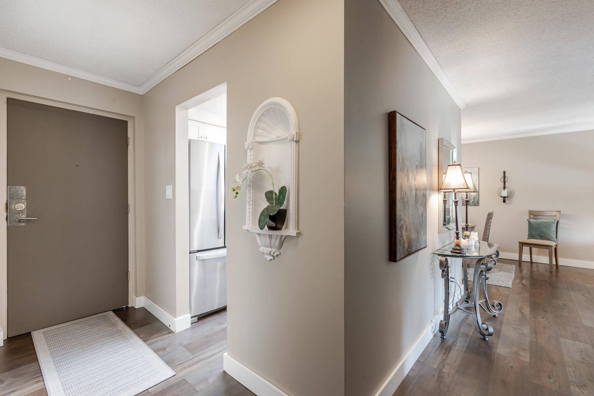 White Rock, BC V4B 3W6,1351 Martin ST #305