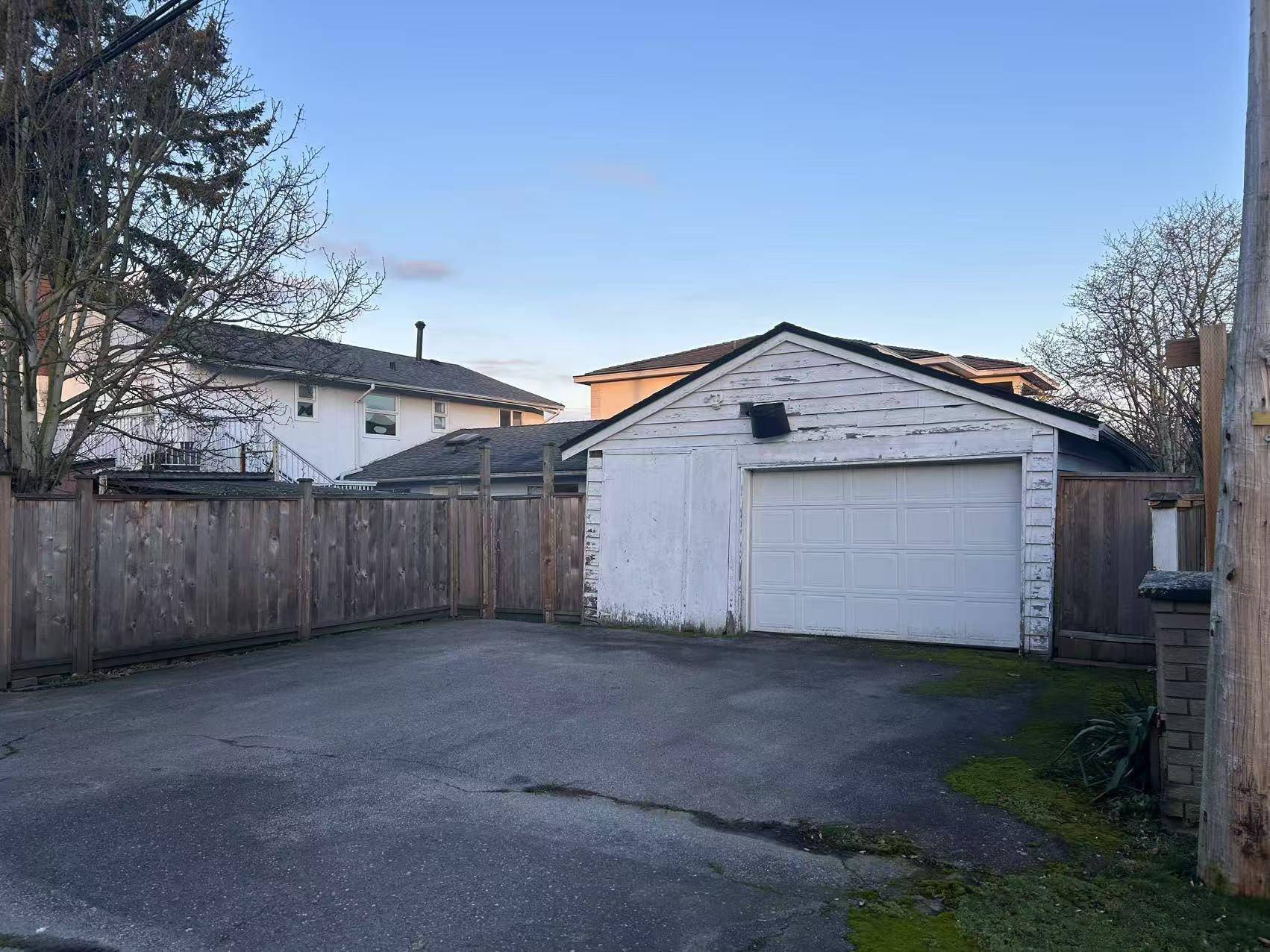 Richmond, BC V7A 2A1,9500 Bakerview DR