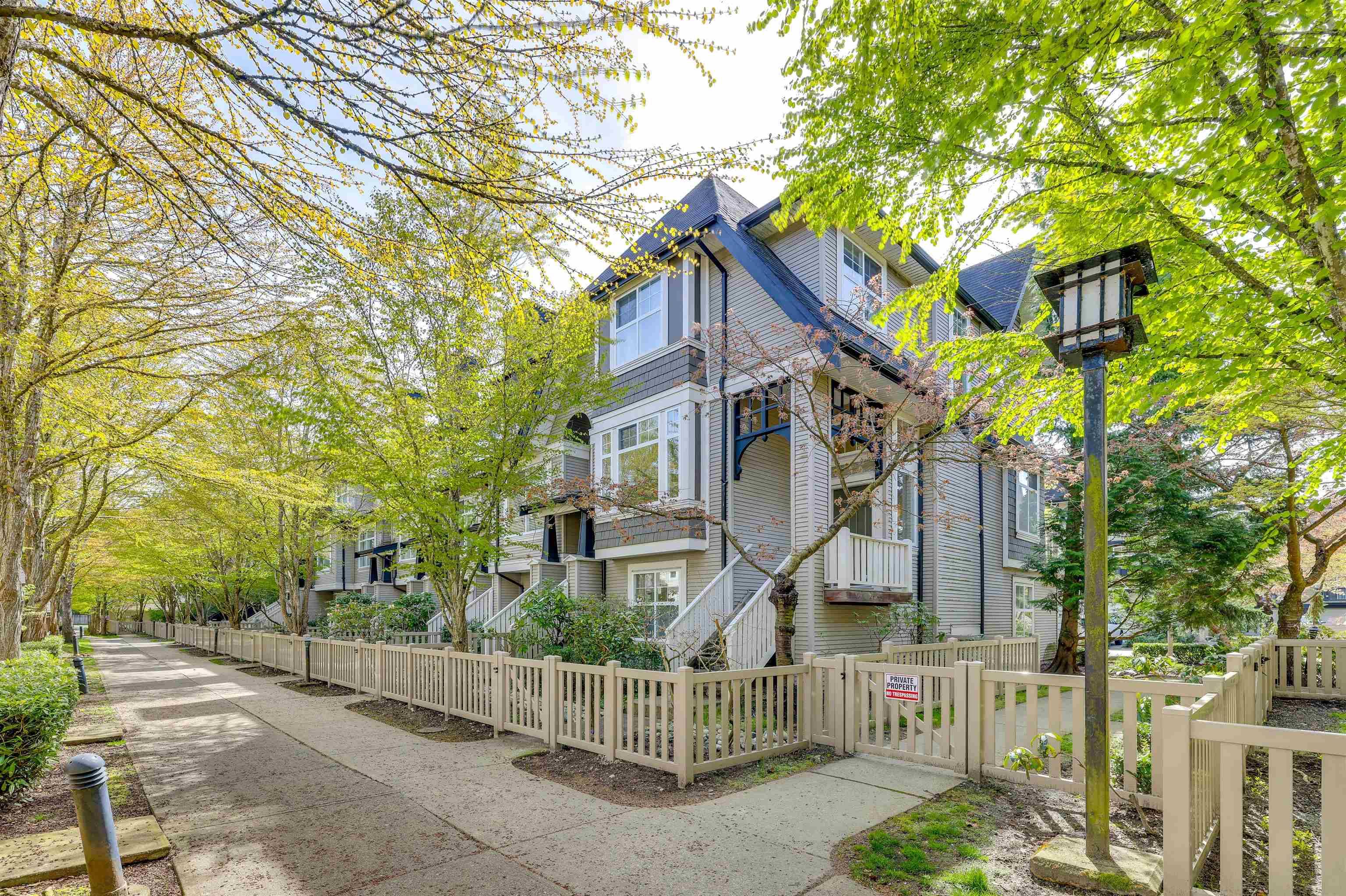 Richmond, BC V7C 5T6,6888 Robson DR #56