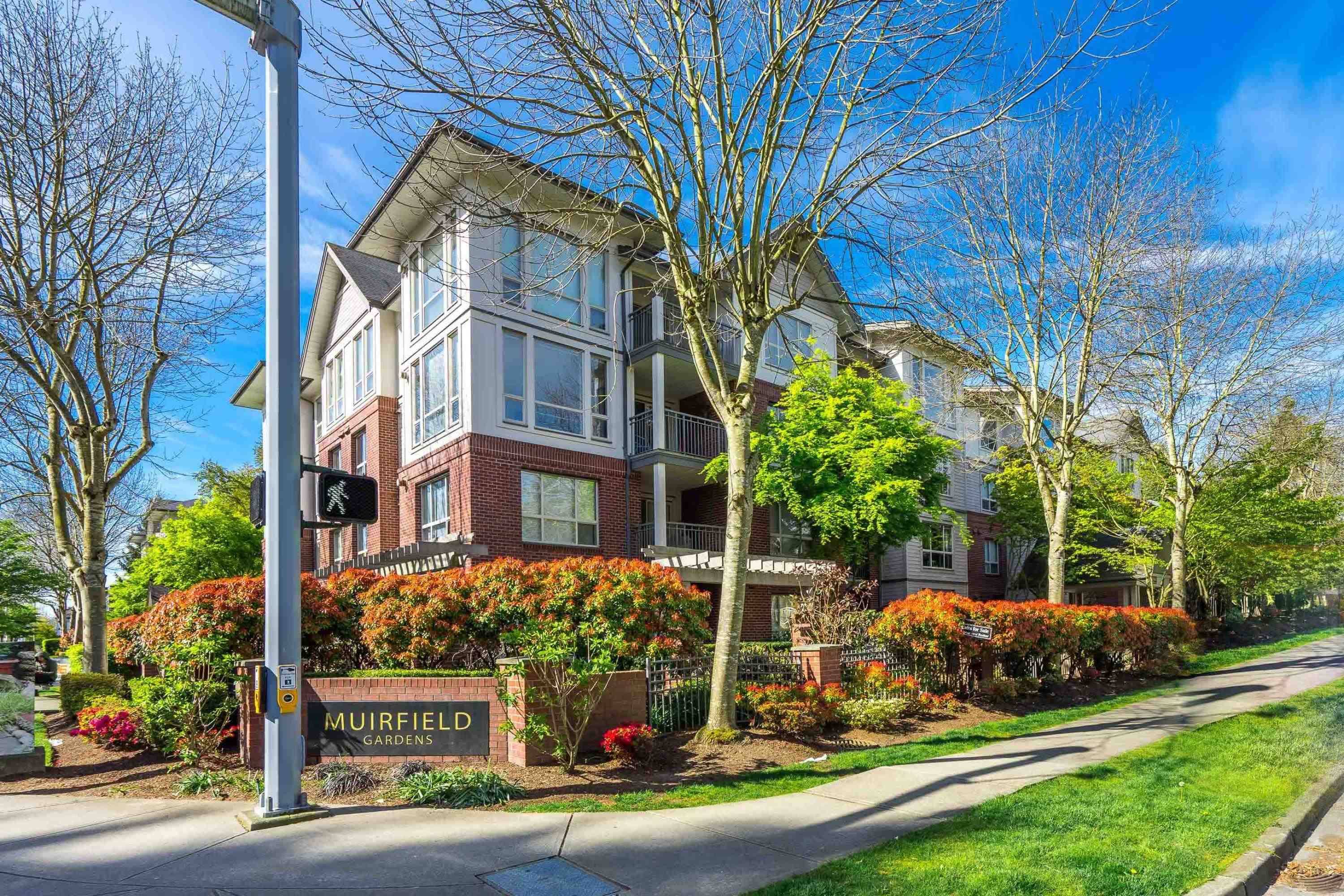 Surrey, BC V4A 9T4,15188 22 AVE #310