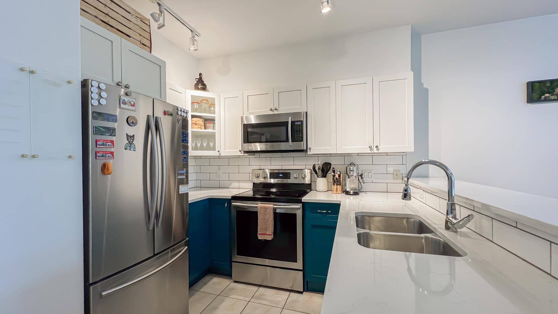 Vancouver, BC V6J 5K1,2755 Maple ST #404