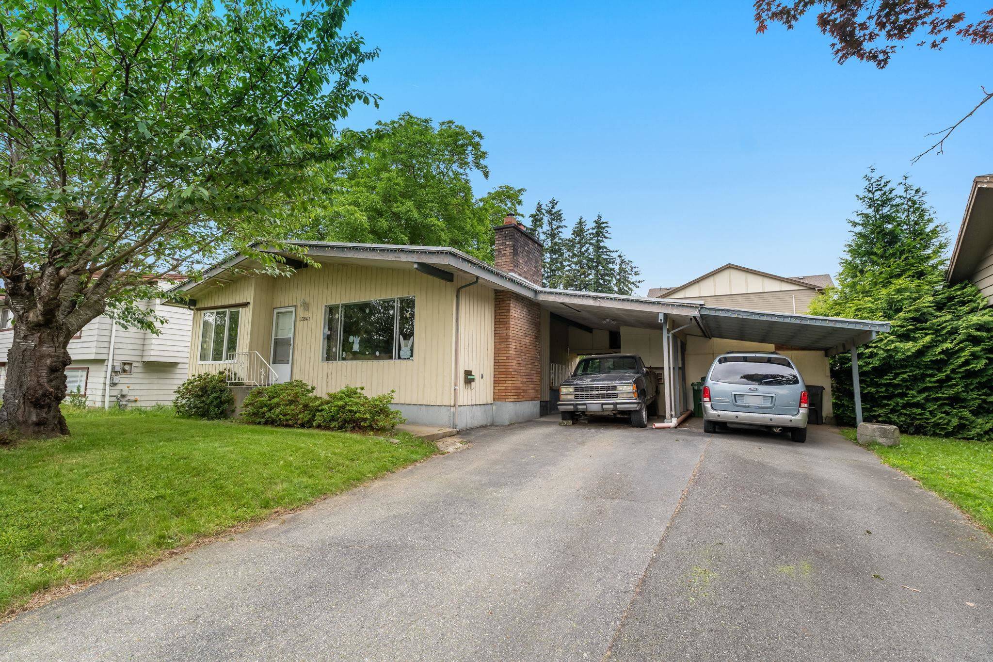 Abbotsford, BC V2S 1G4,33847 Fern ST