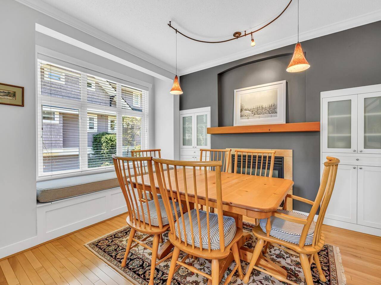 North Vancouver, BC V7R 4K3,4658 Capilano RD
