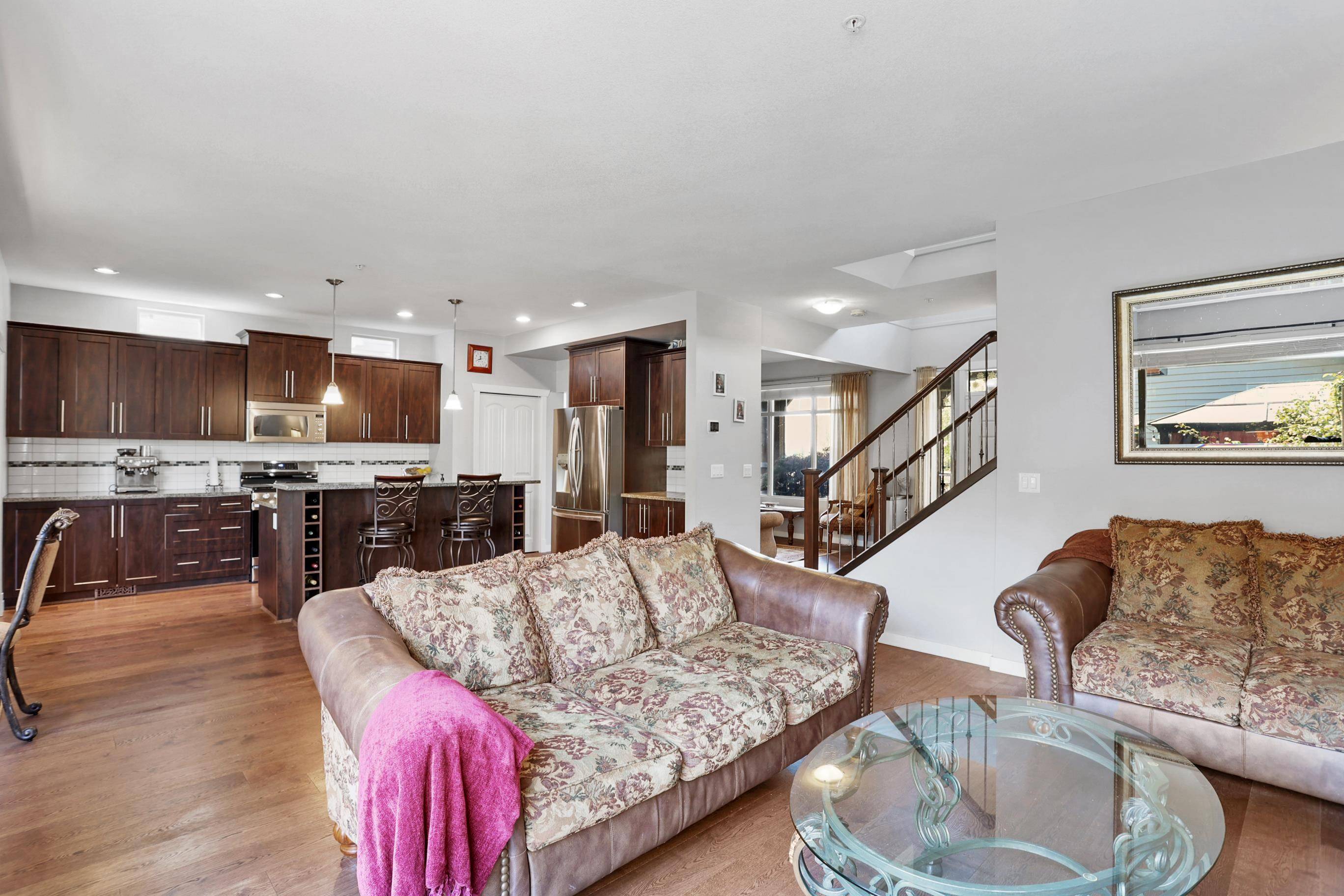 Maple Ridge, BC V2W 0E1,10656 248 ST