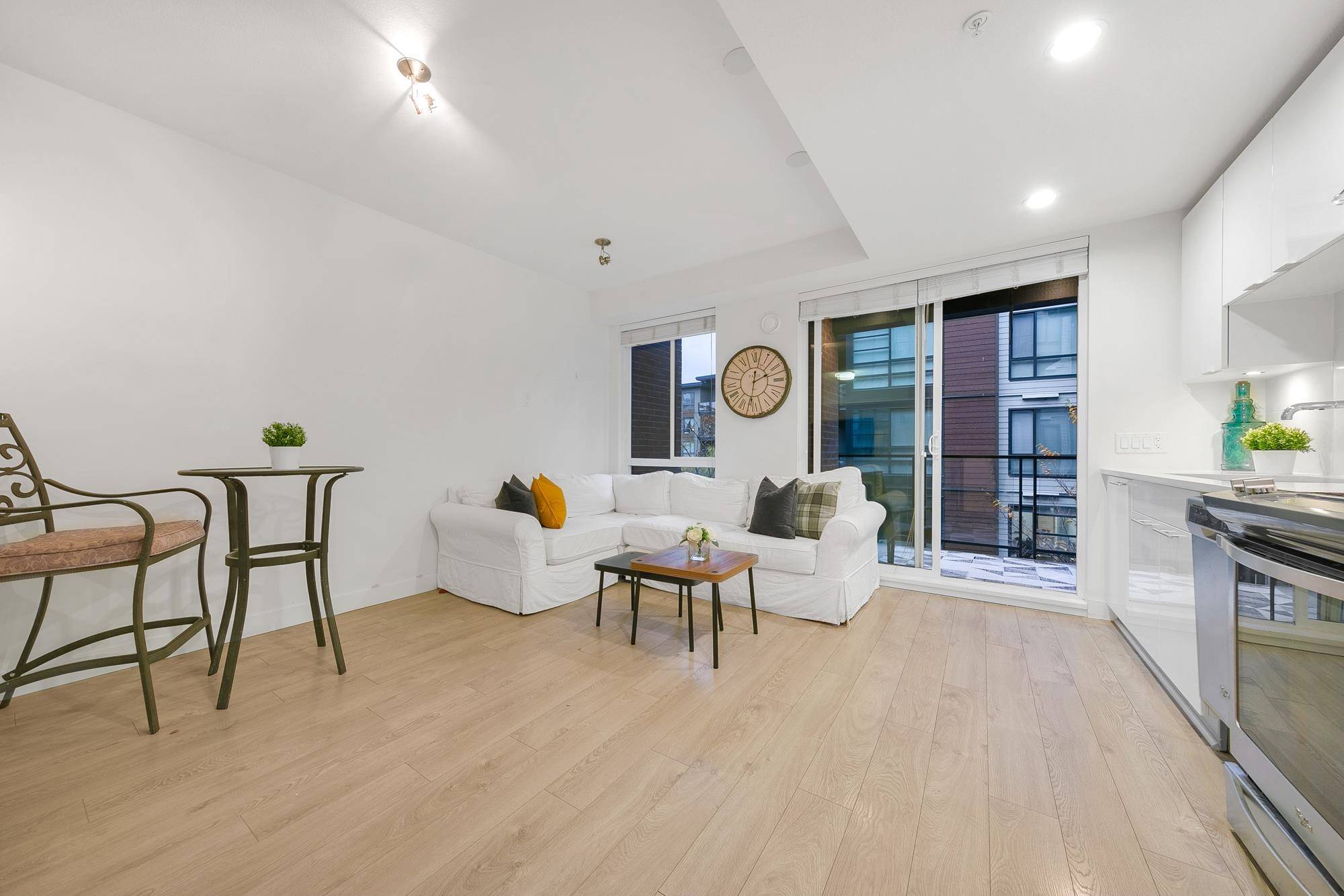 North Vancouver, BC V7M 0E4,723 W 3rd ST #318