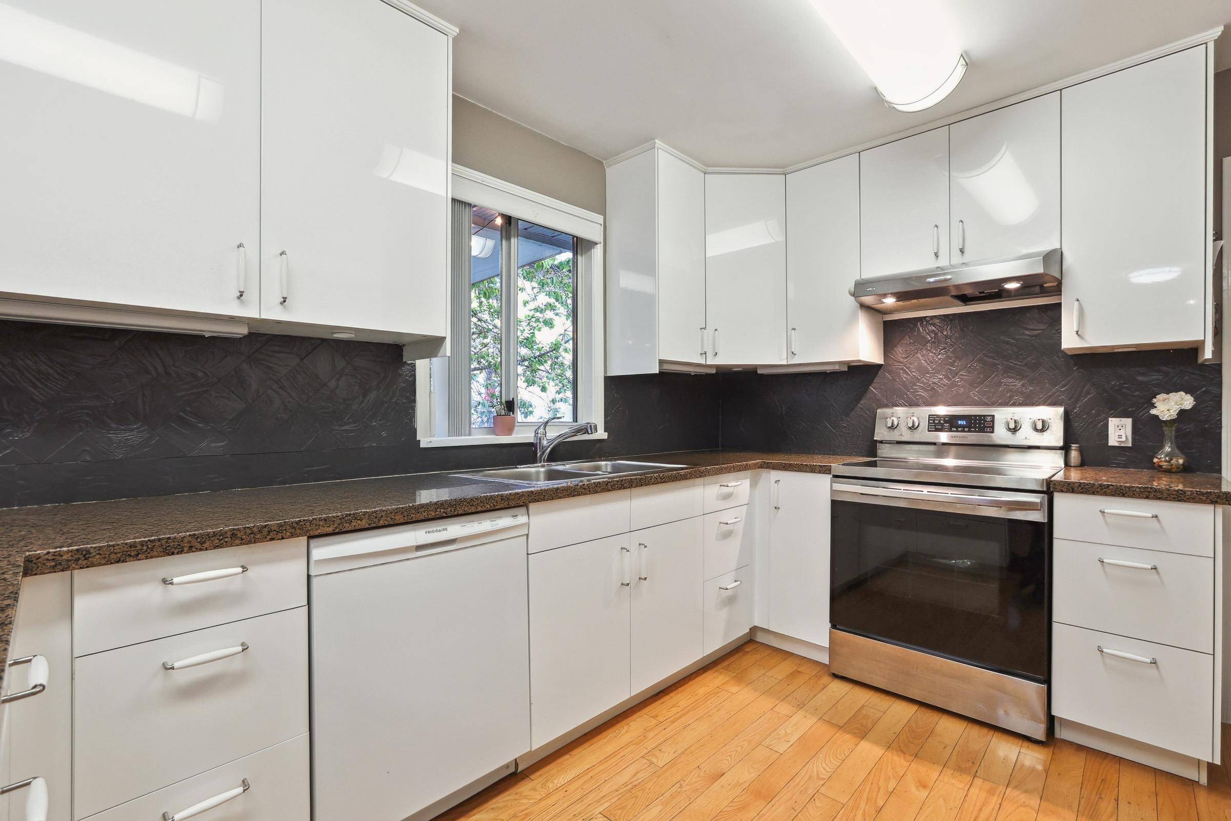 Burnaby, BC V5G 1P3,3778 Nithsdale ST