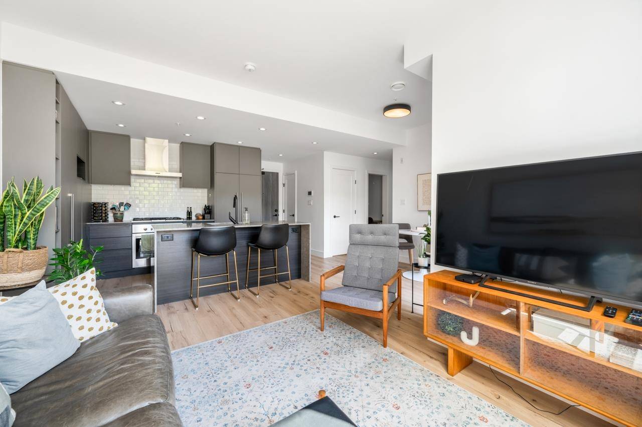 Port Moody, BC V3H 0L9,3131 Murray ST #206