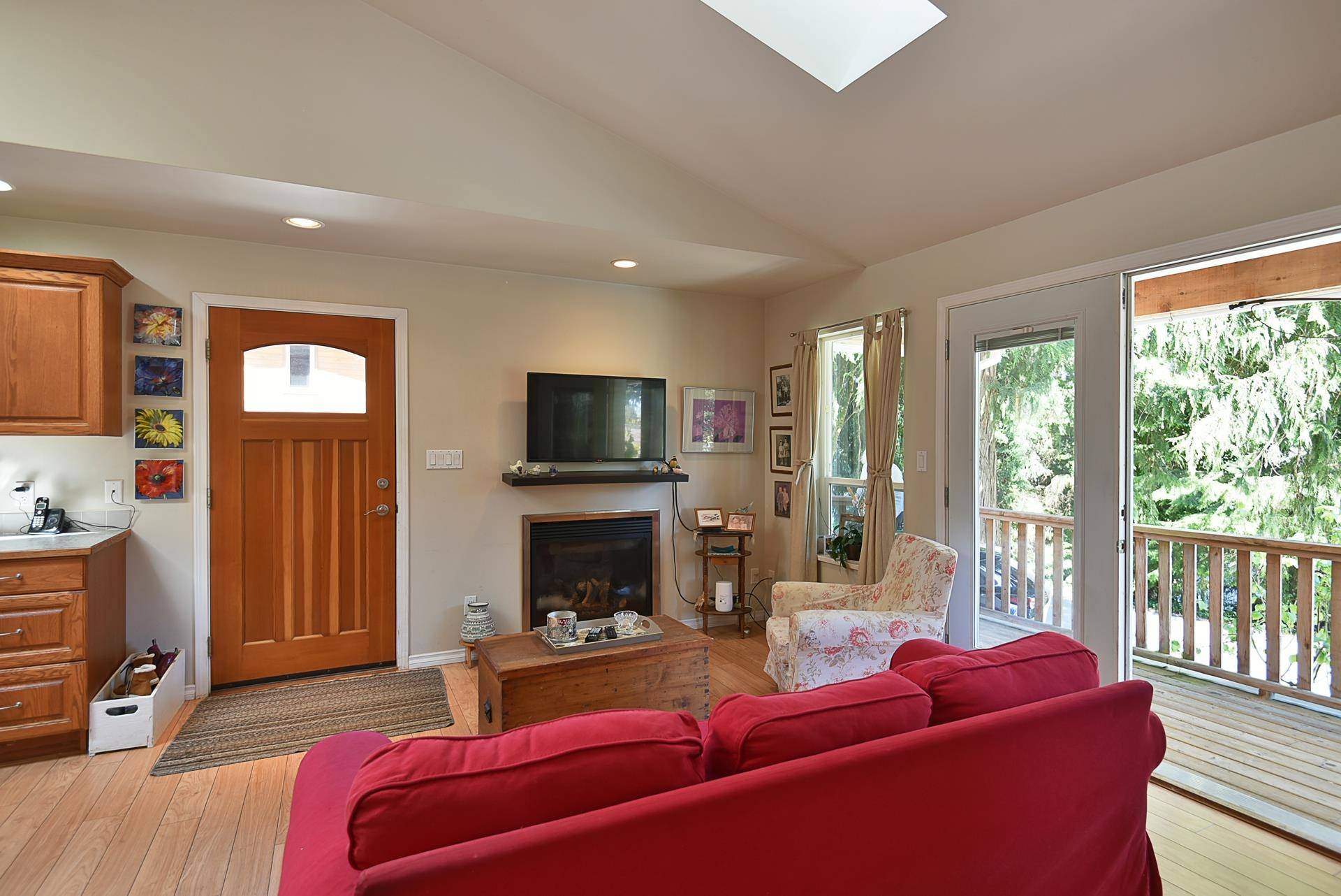 Sechelt, BC V0N 3A0,5689 Salmon DR