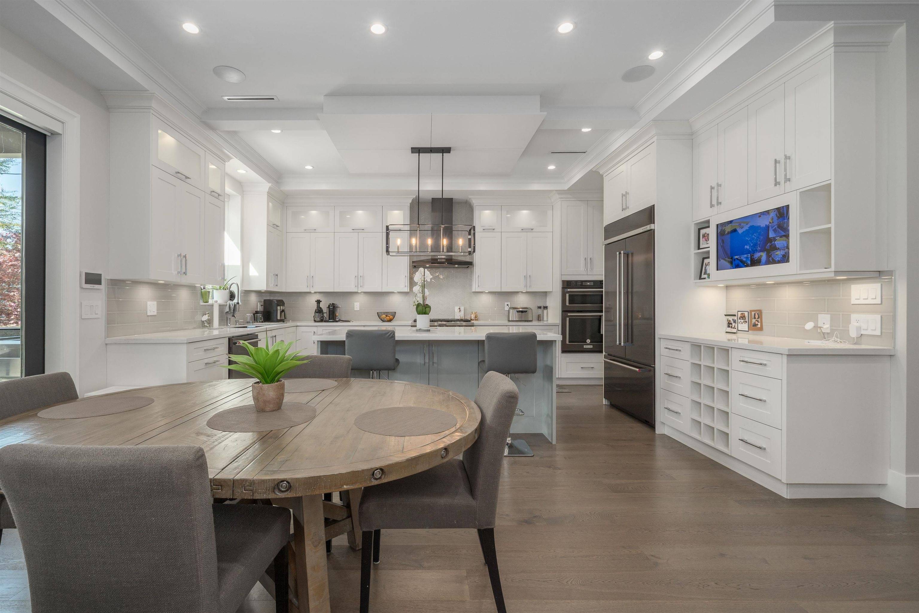 Coquitlam, BC V3J 6J9,656 Linton ST