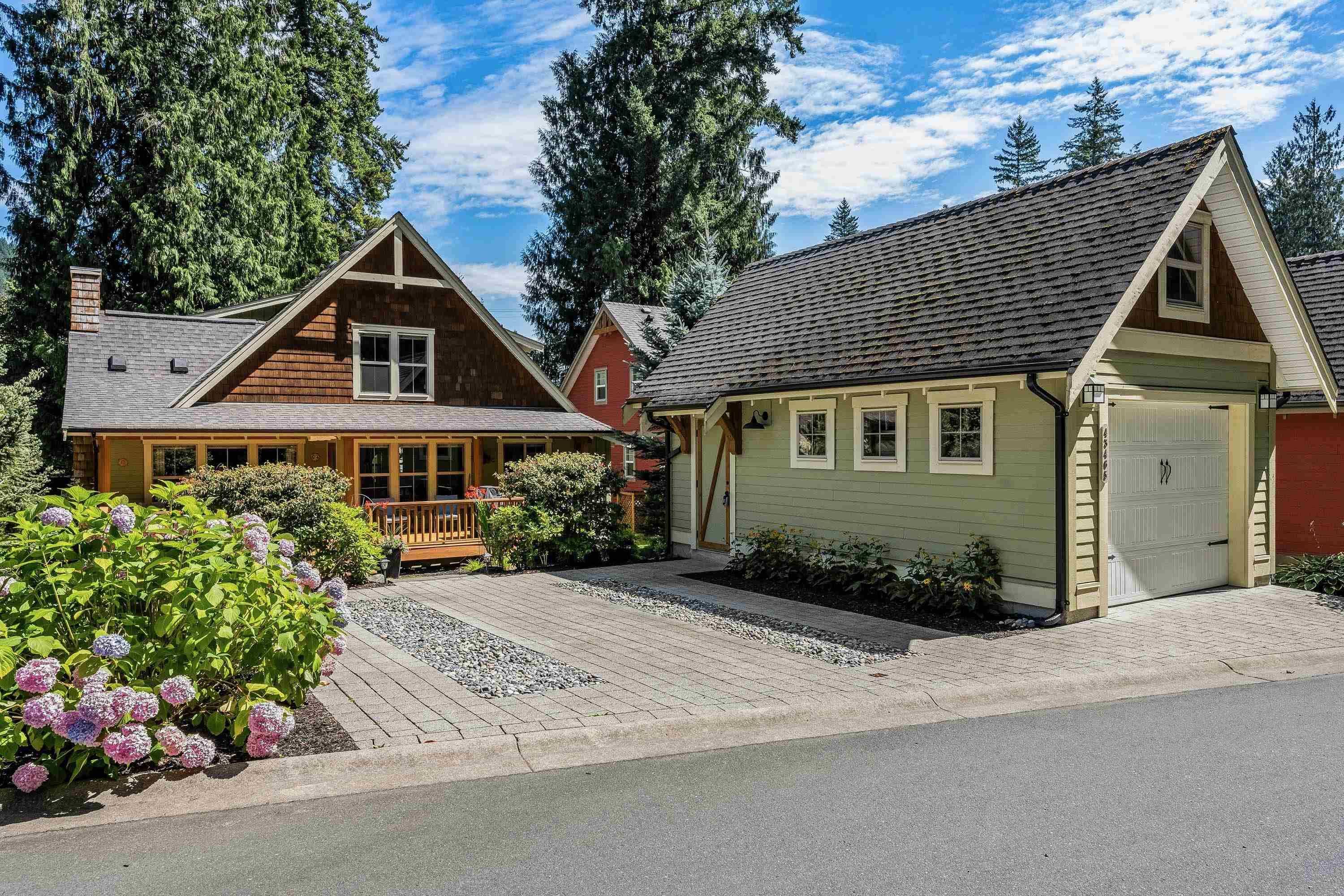 Lindell Beach, BC V2R 0X8,43465 Blue Grouse LN
