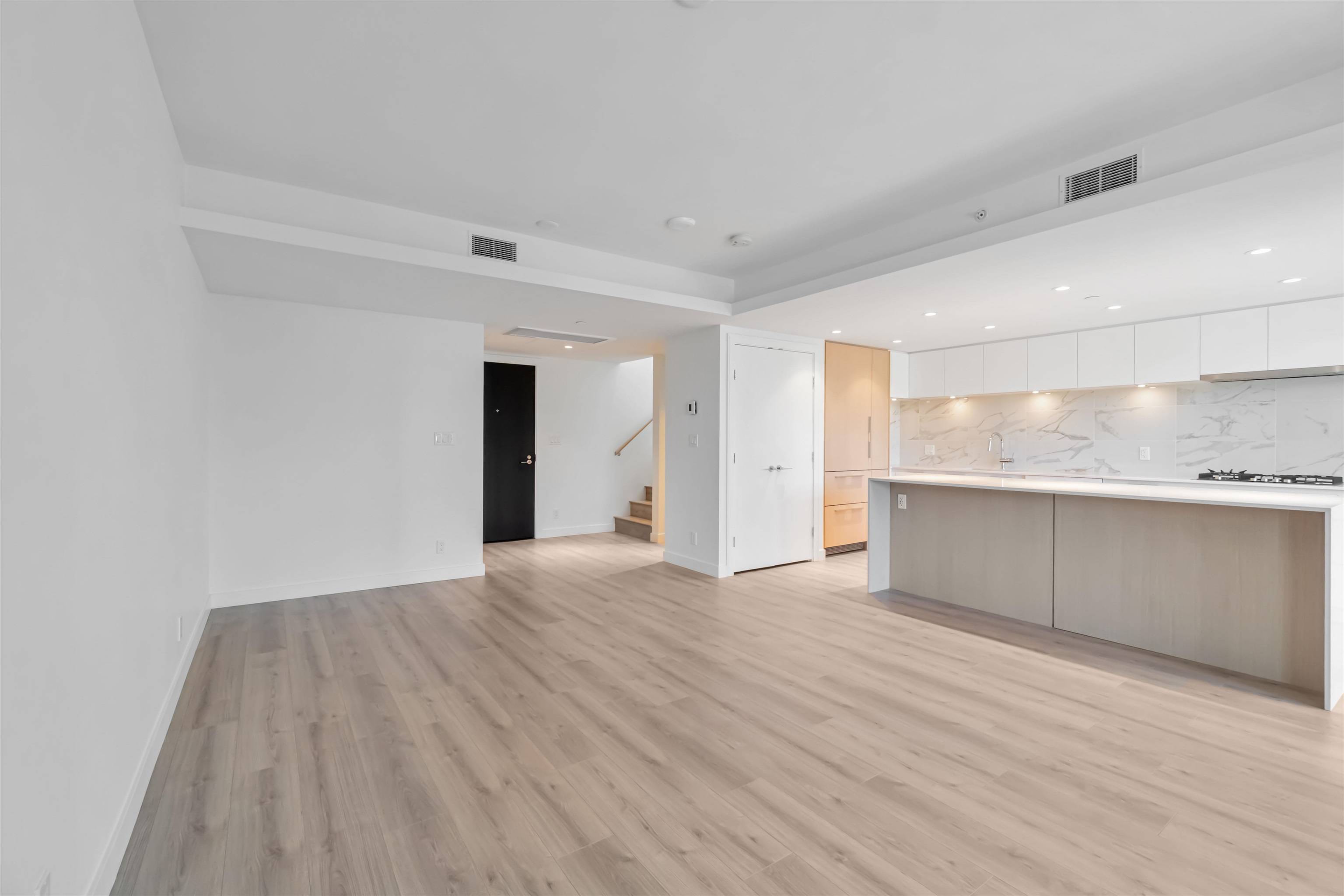 North Vancouver, BC V7J 0E6,1500 Fern ST #605