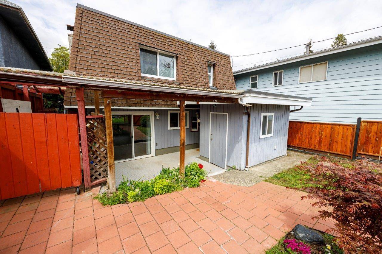 North Vancouver, BC V7J 2A7,1373 Lynn Valley RD