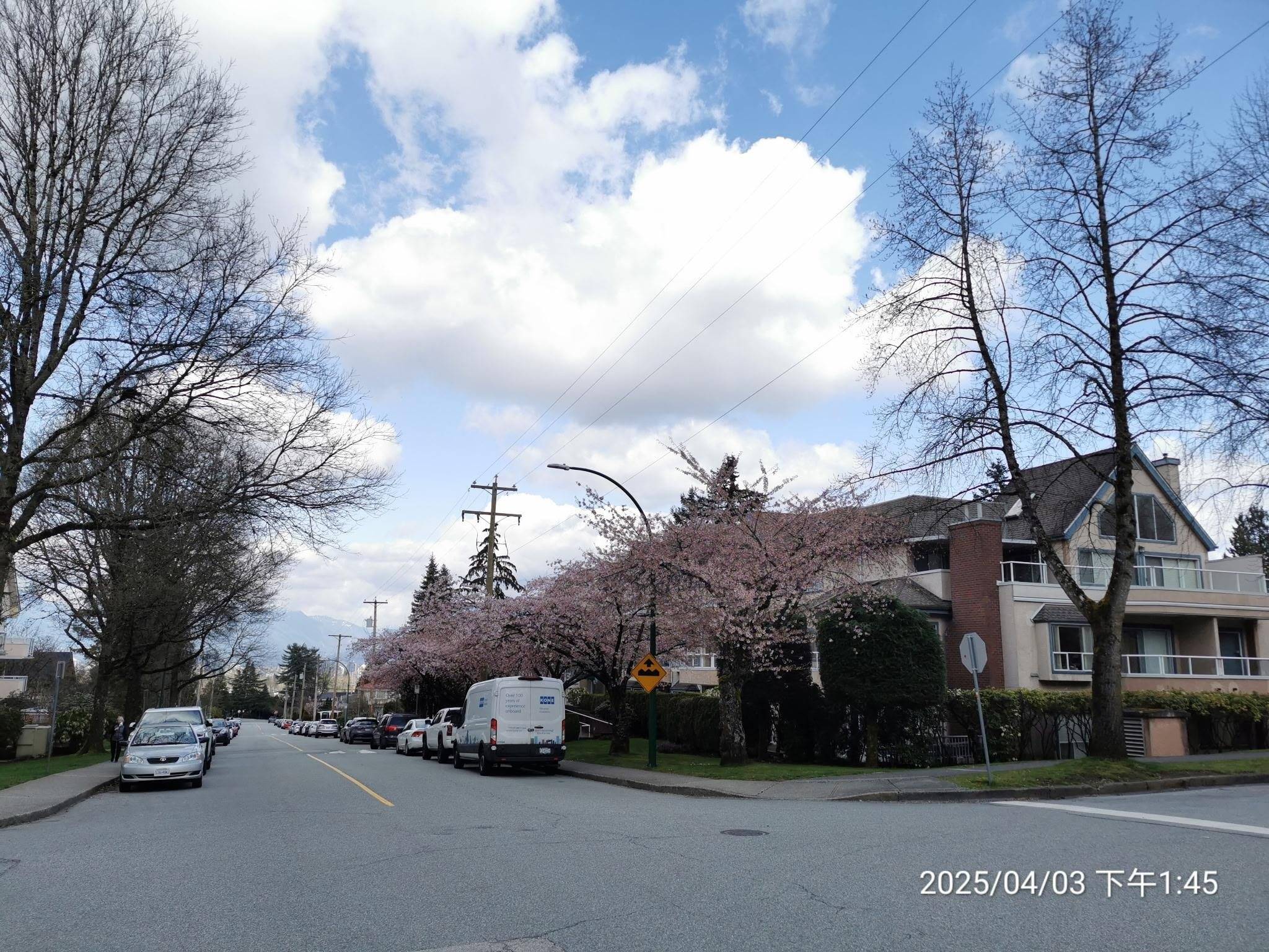 Burnaby, BC V5H 2N9,5568 Barker AVE #305