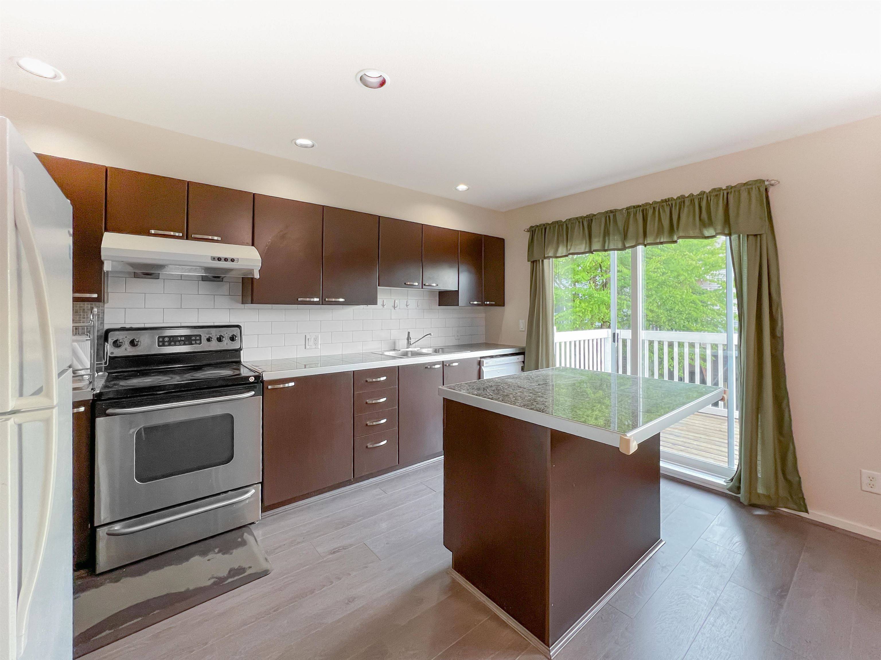 Richmond, BC V6Y 1P9,9533 Granville AVE #10