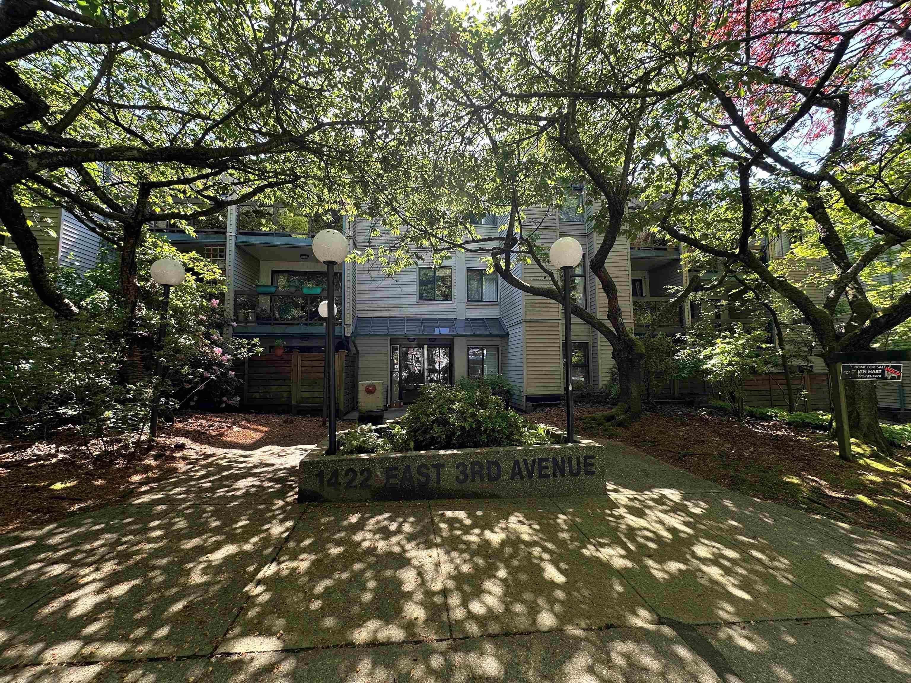 Vancouver, BC V5N 5R5,1422 E 3rd AVE #309