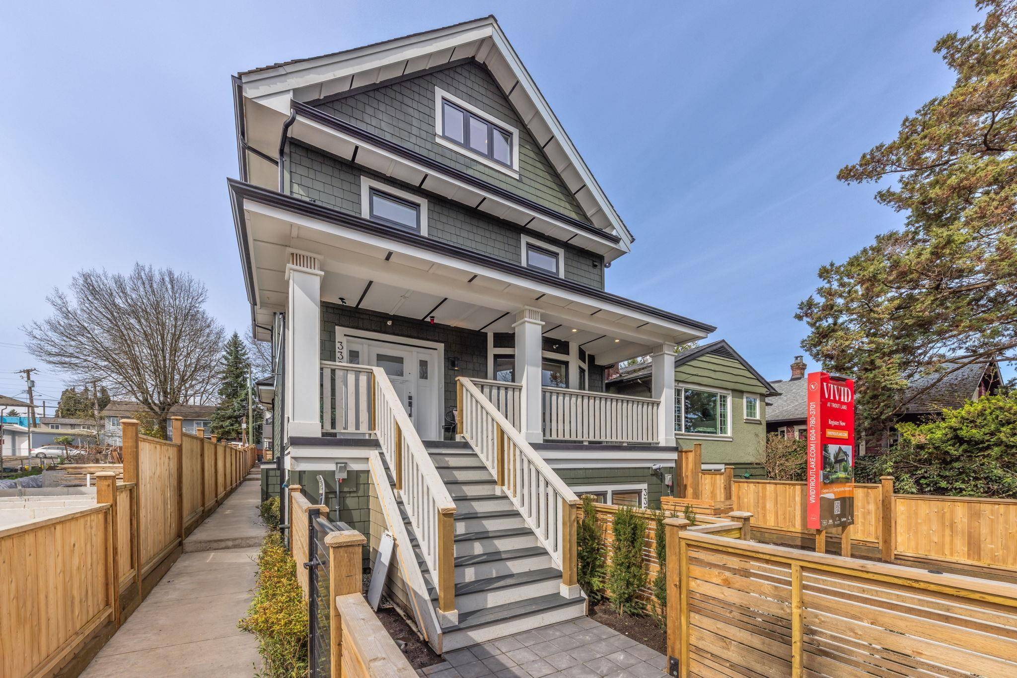 Vancouver, BC V5N 4M3,3381 Victoria DR