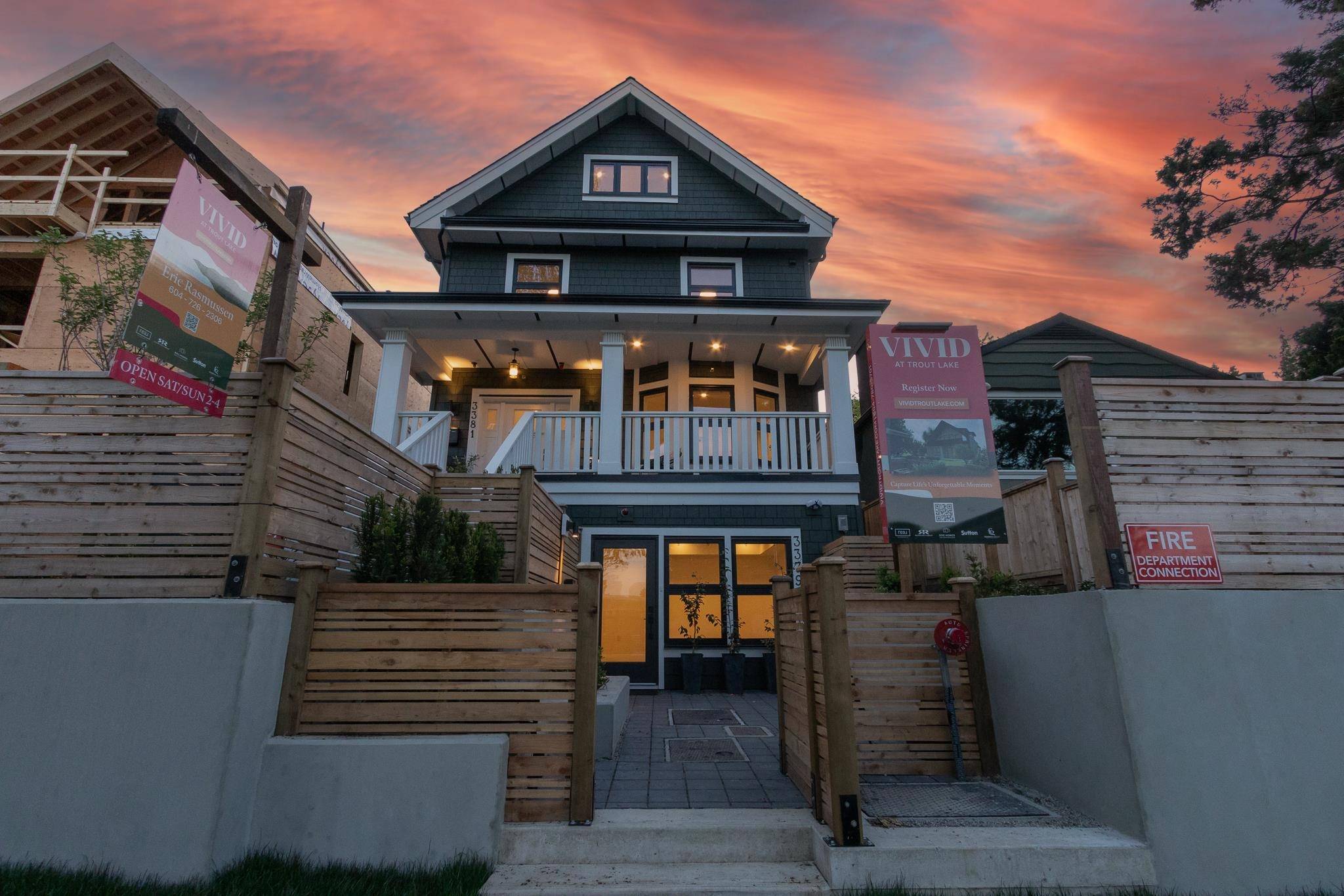 Vancouver, BC V5N 4M3,3381 Victoria DR