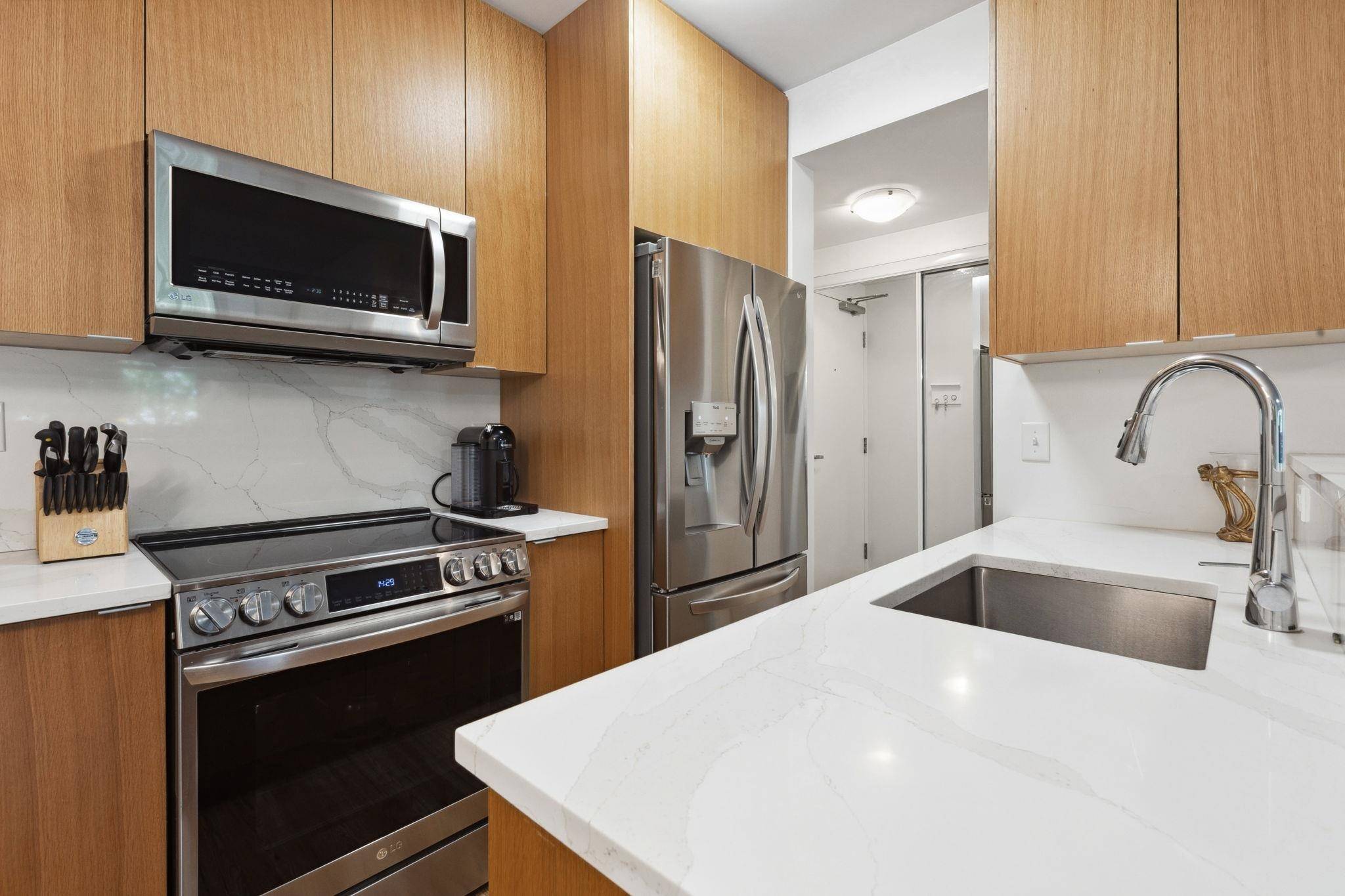North Vancouver, BC V7L 3H5,1033 St. Georges AVE #110