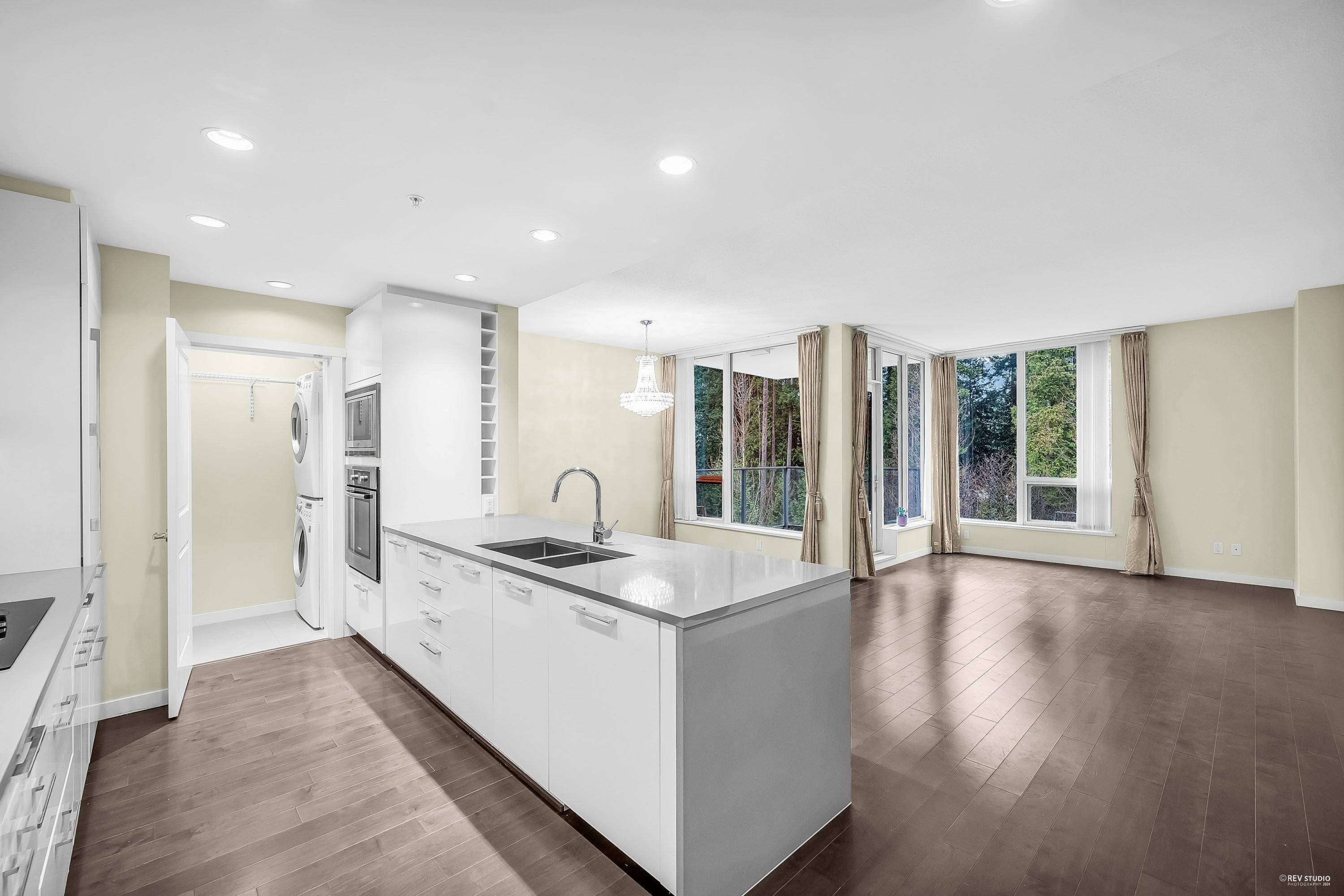 Vancouver, BC V6S 0E5,5728 Berton AVE #608