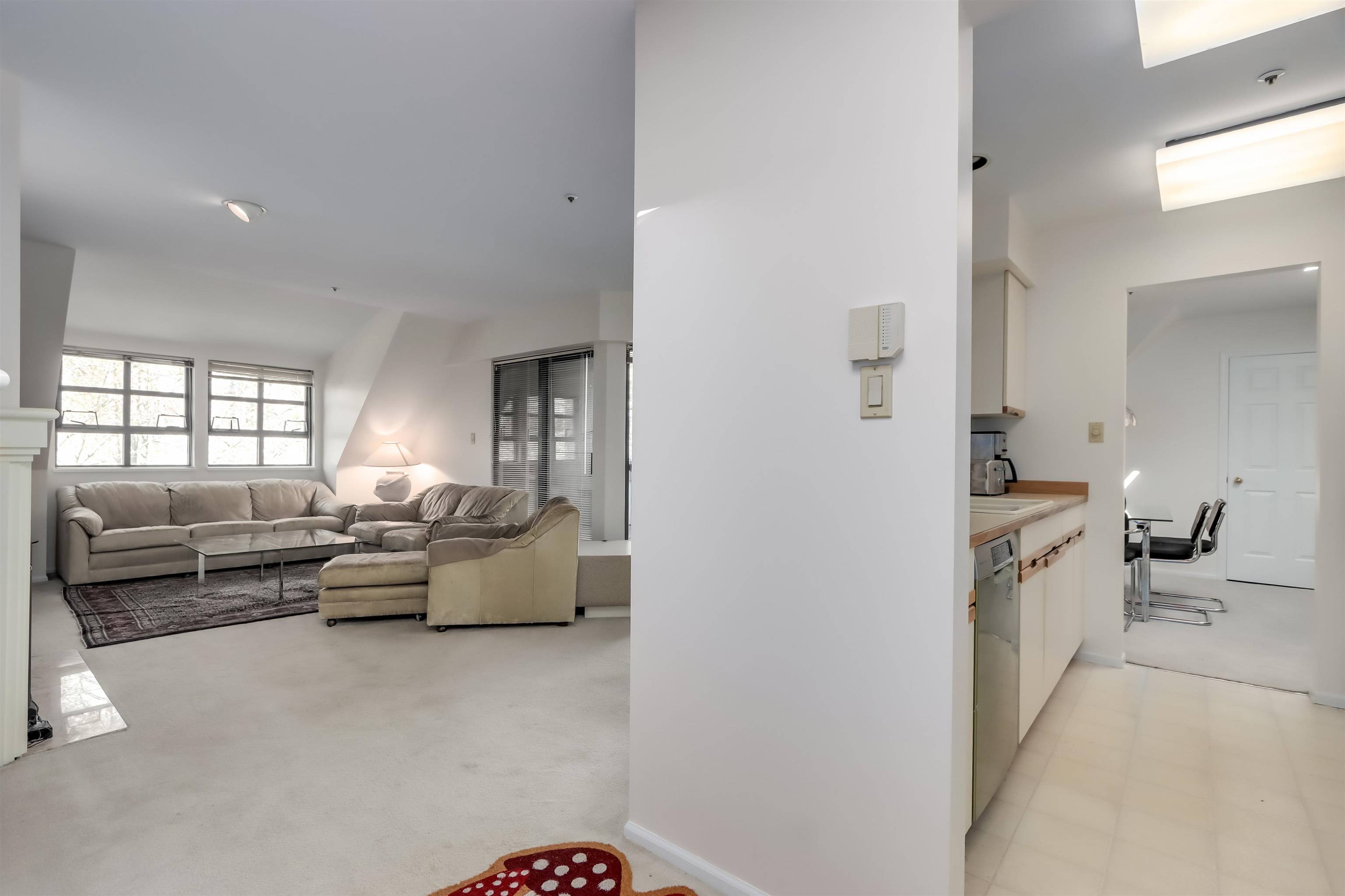 Vancouver, BC V5Z 1M8,628 W 12th AVE #E403