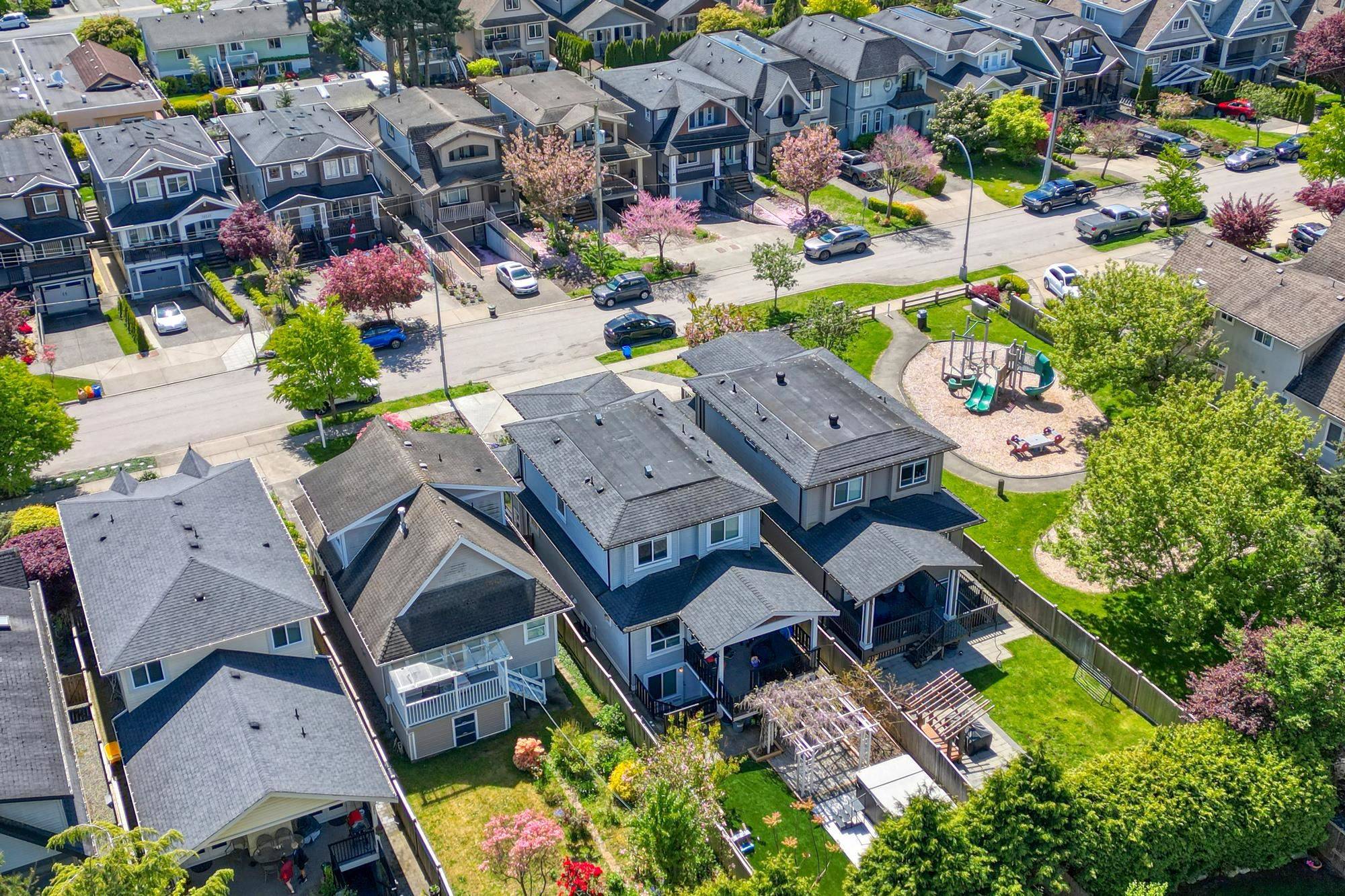White Rock, BC V4B 2N5,15521 Goggs AVE