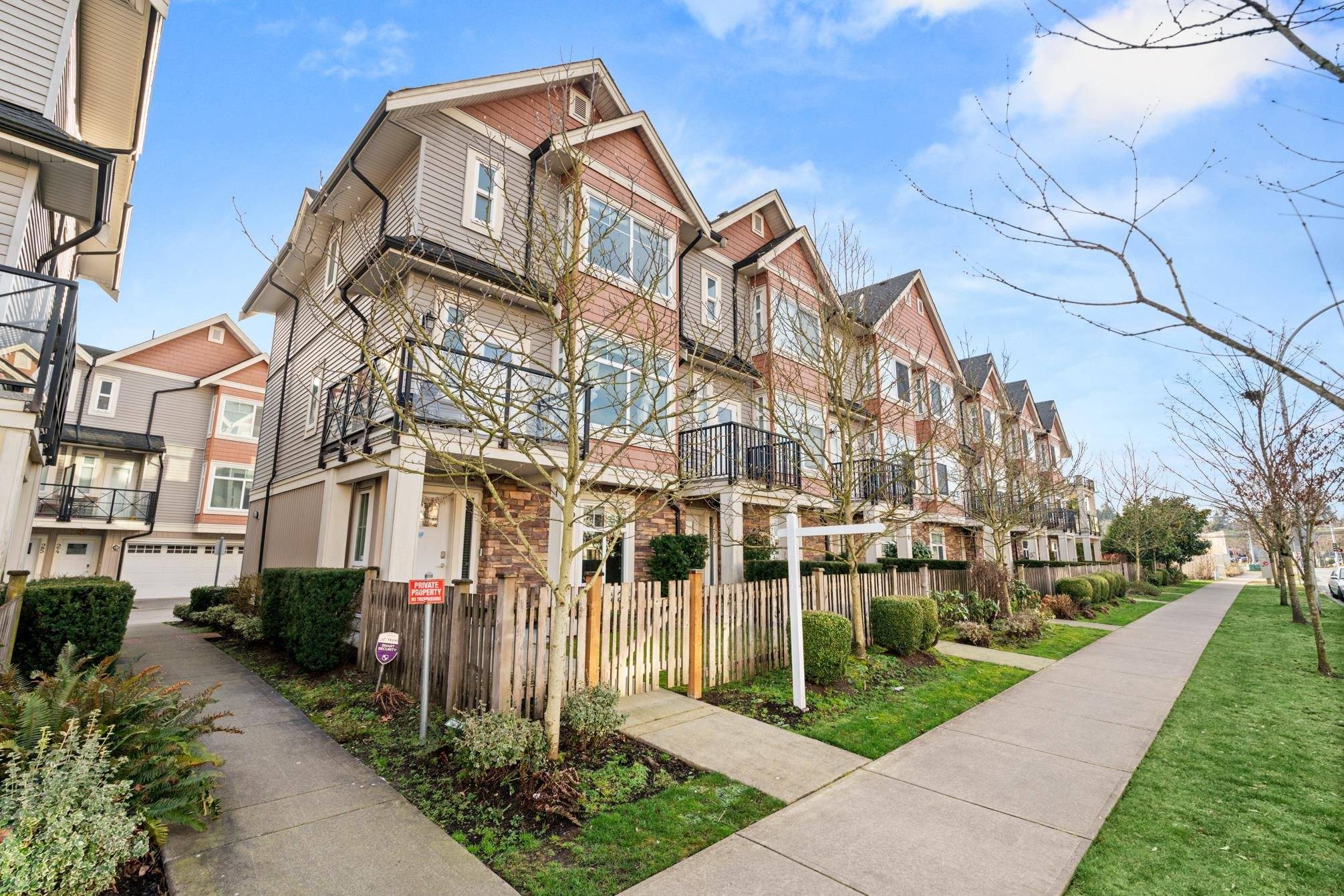 Surrey, BC V3W 1A6,12092 70 AVE #12