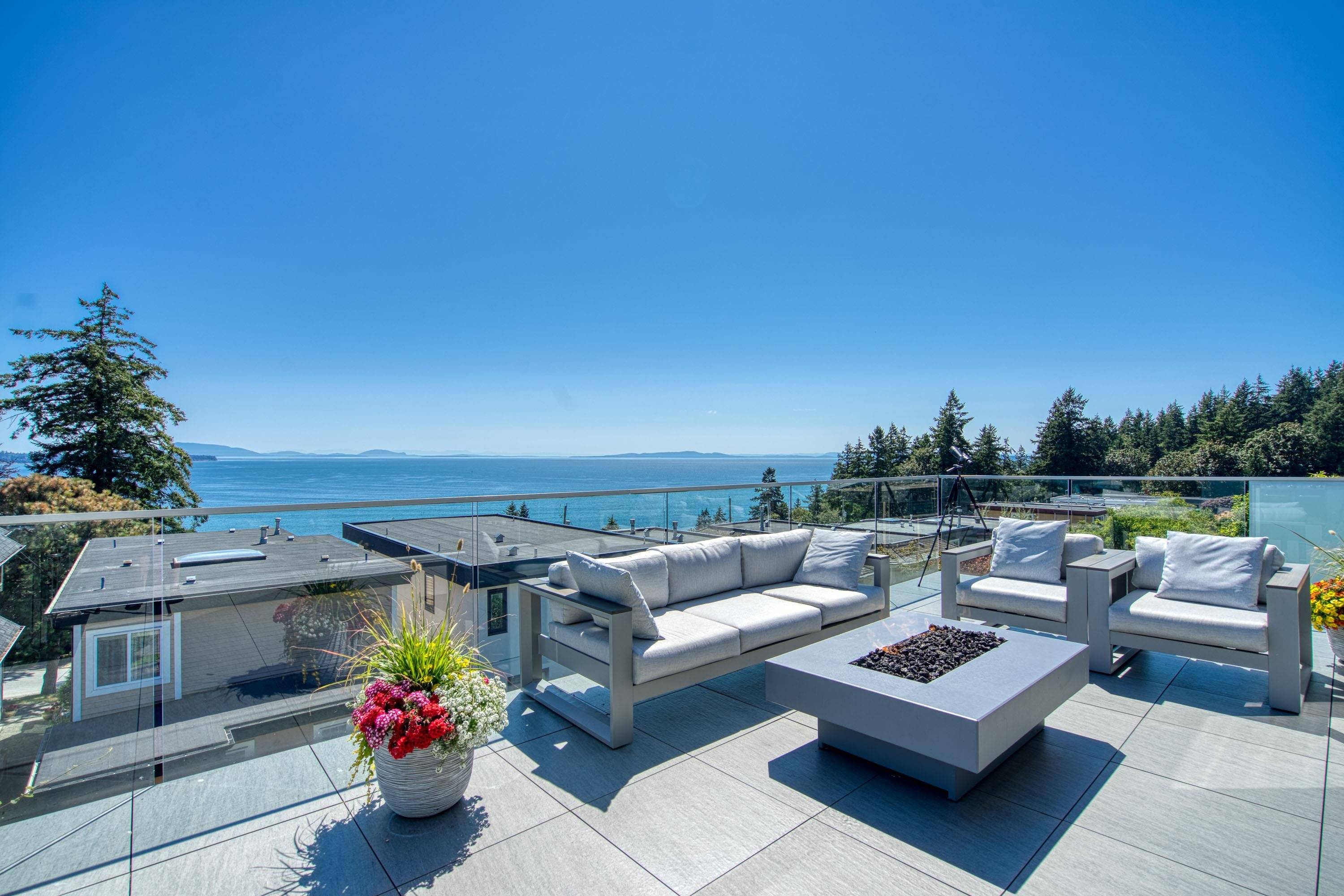 White Rock, BC V4B 2J5,14776 Thrift AVE