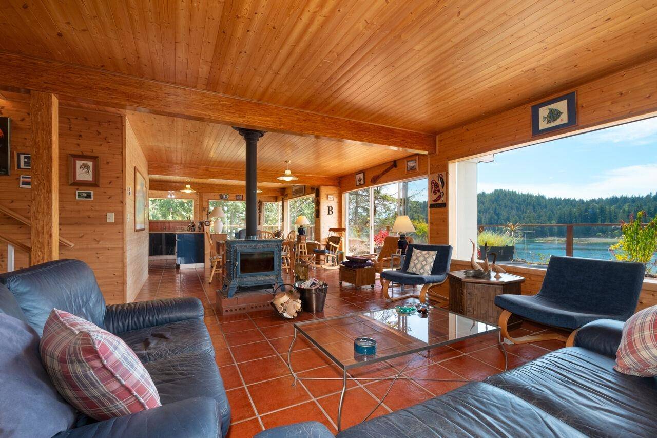 Bowen Island, BC V0N 1G1,345 David RD