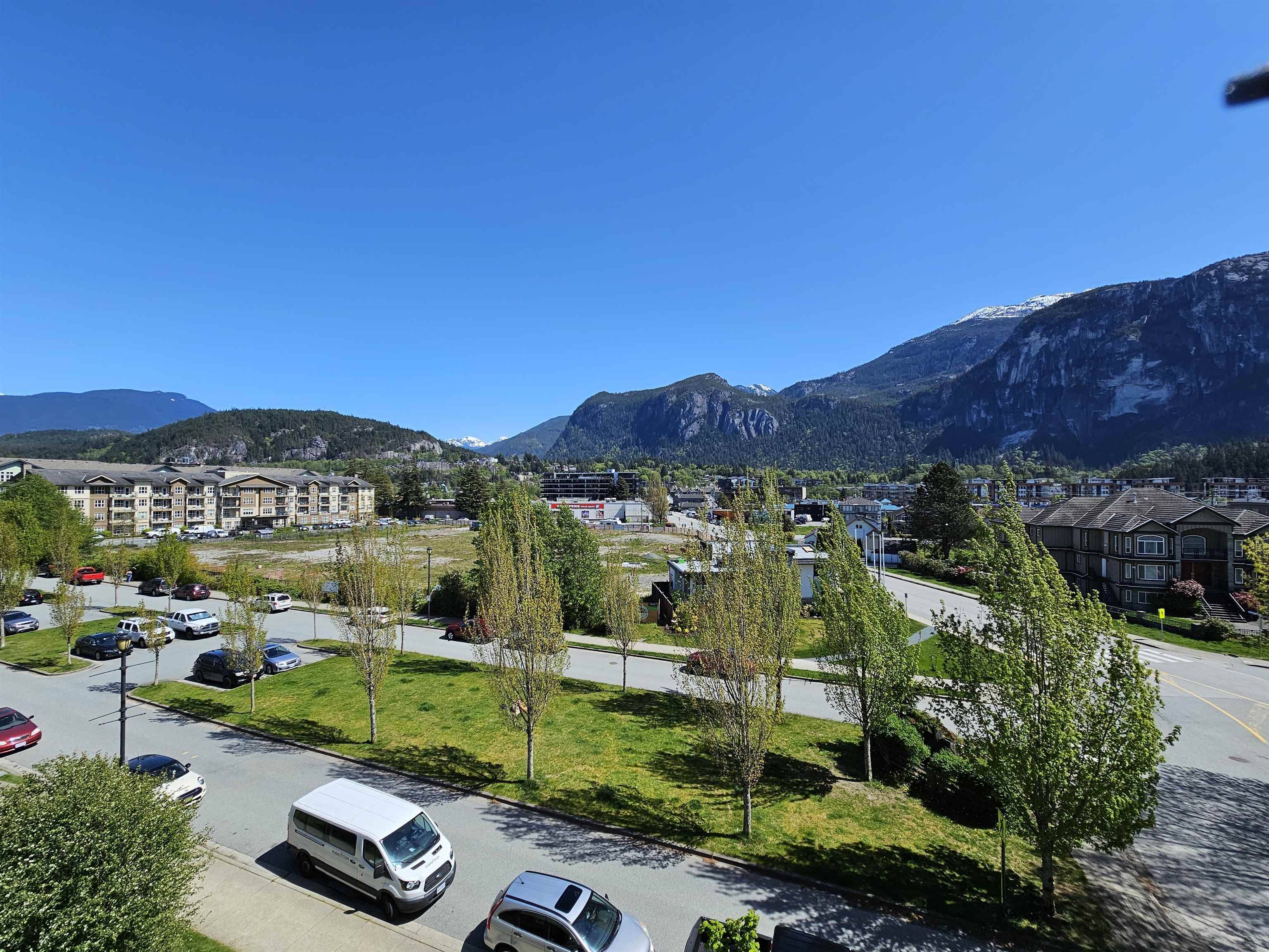 Squamish, BC V8B 0J7,1203 Pemberton AVE #401