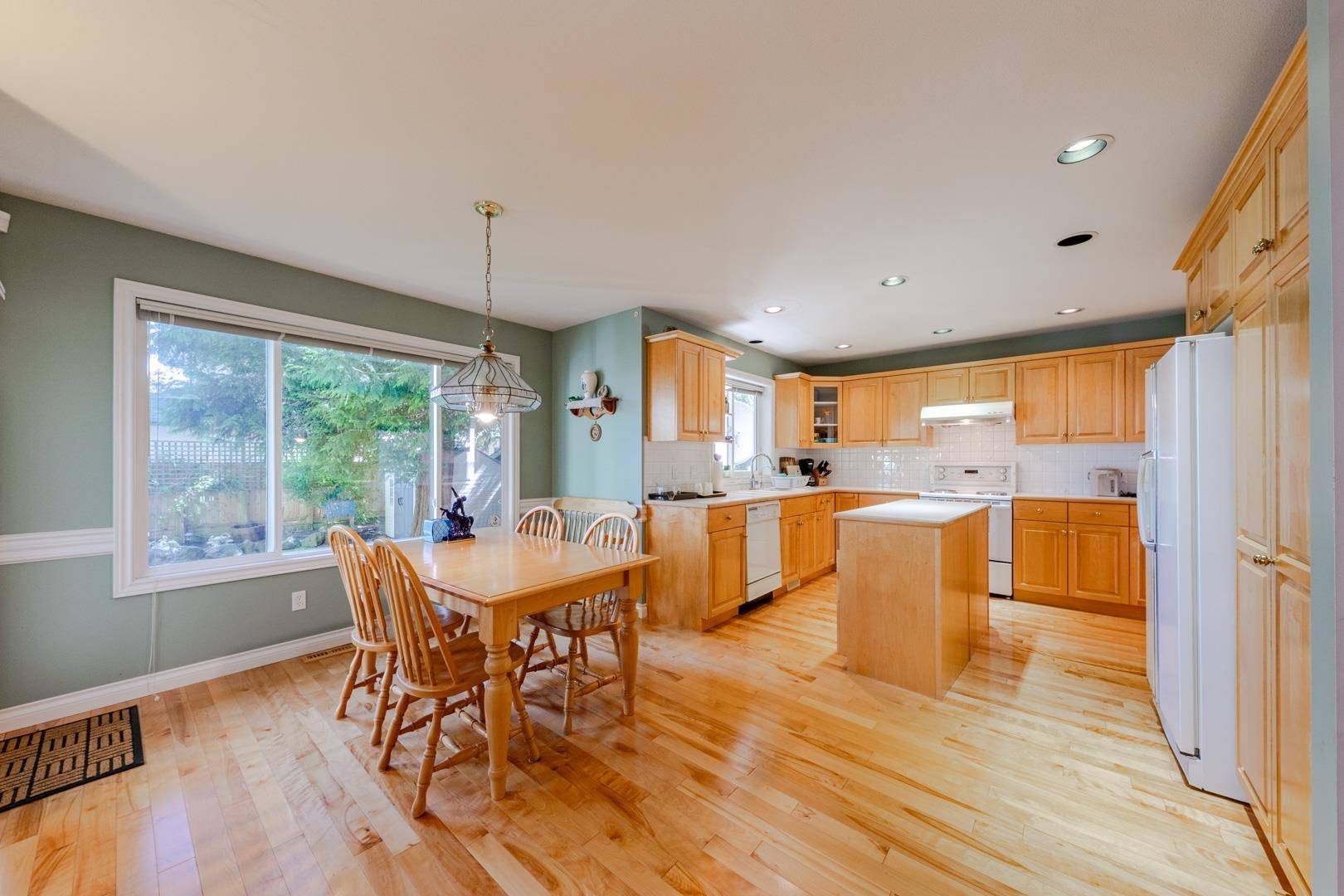 Langley, BC V3A 9A6,4308 209 ST