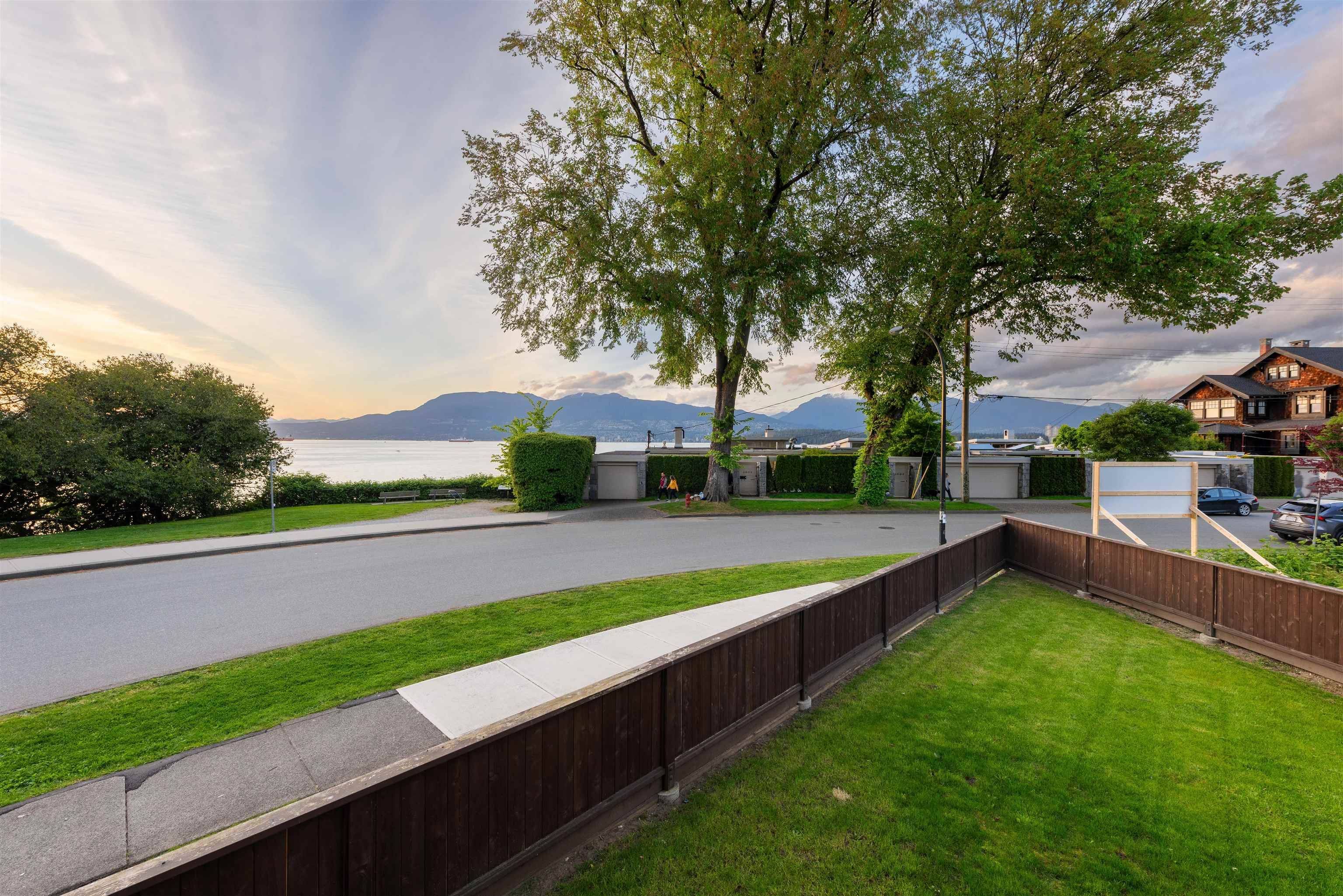Vancouver, BC V6K 3R3,1428 Trafalgar ST