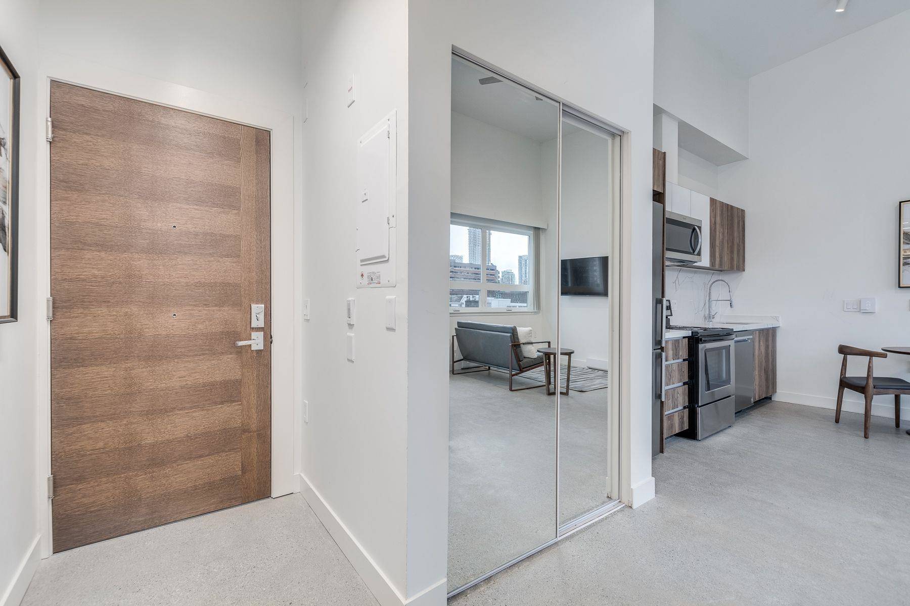 Vancouver, BC V6E 1H1,1170 Barclay Street #403