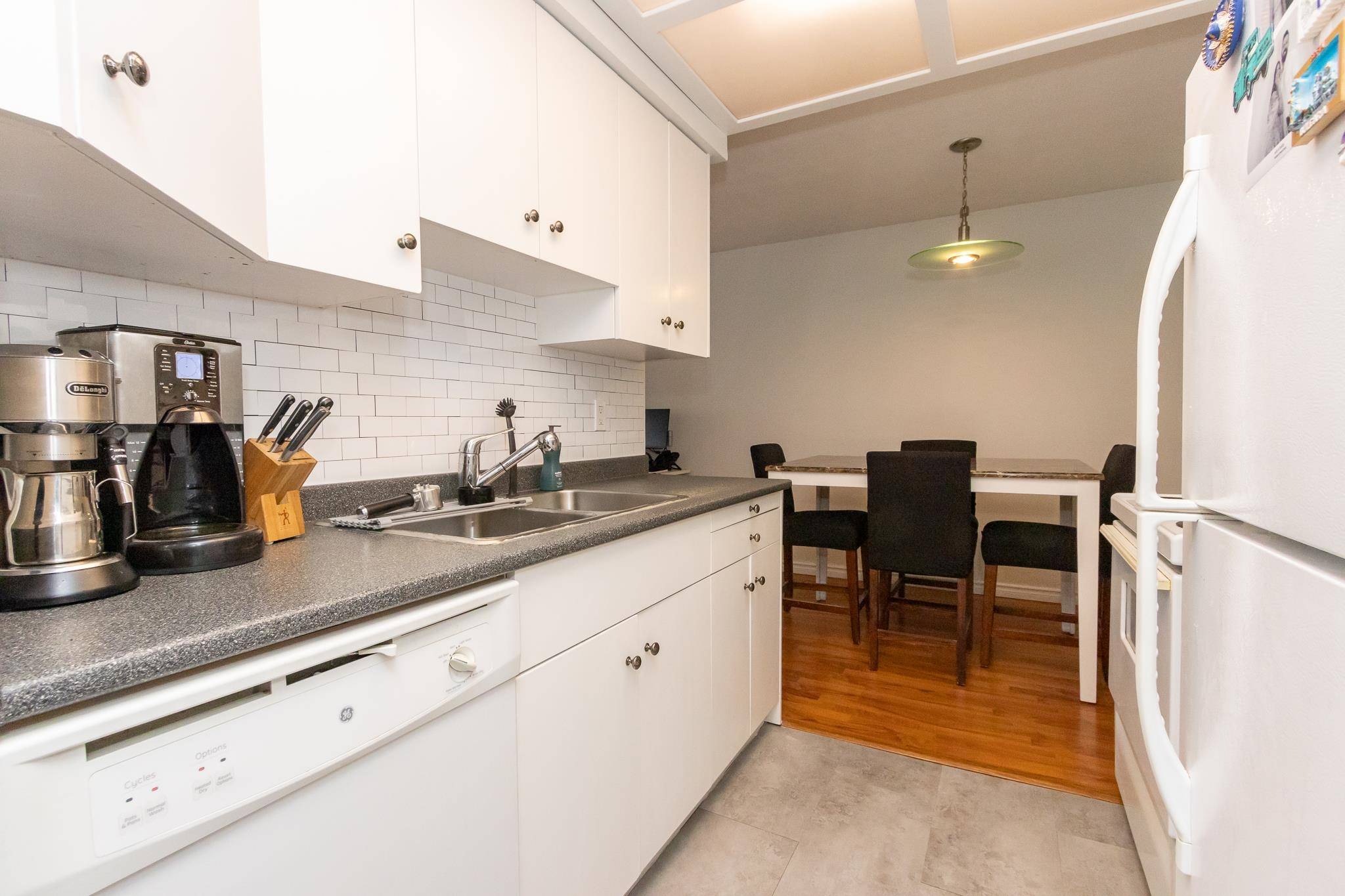 Burnaby, BC V5B 4S6,4941 Lougheed HWY #402