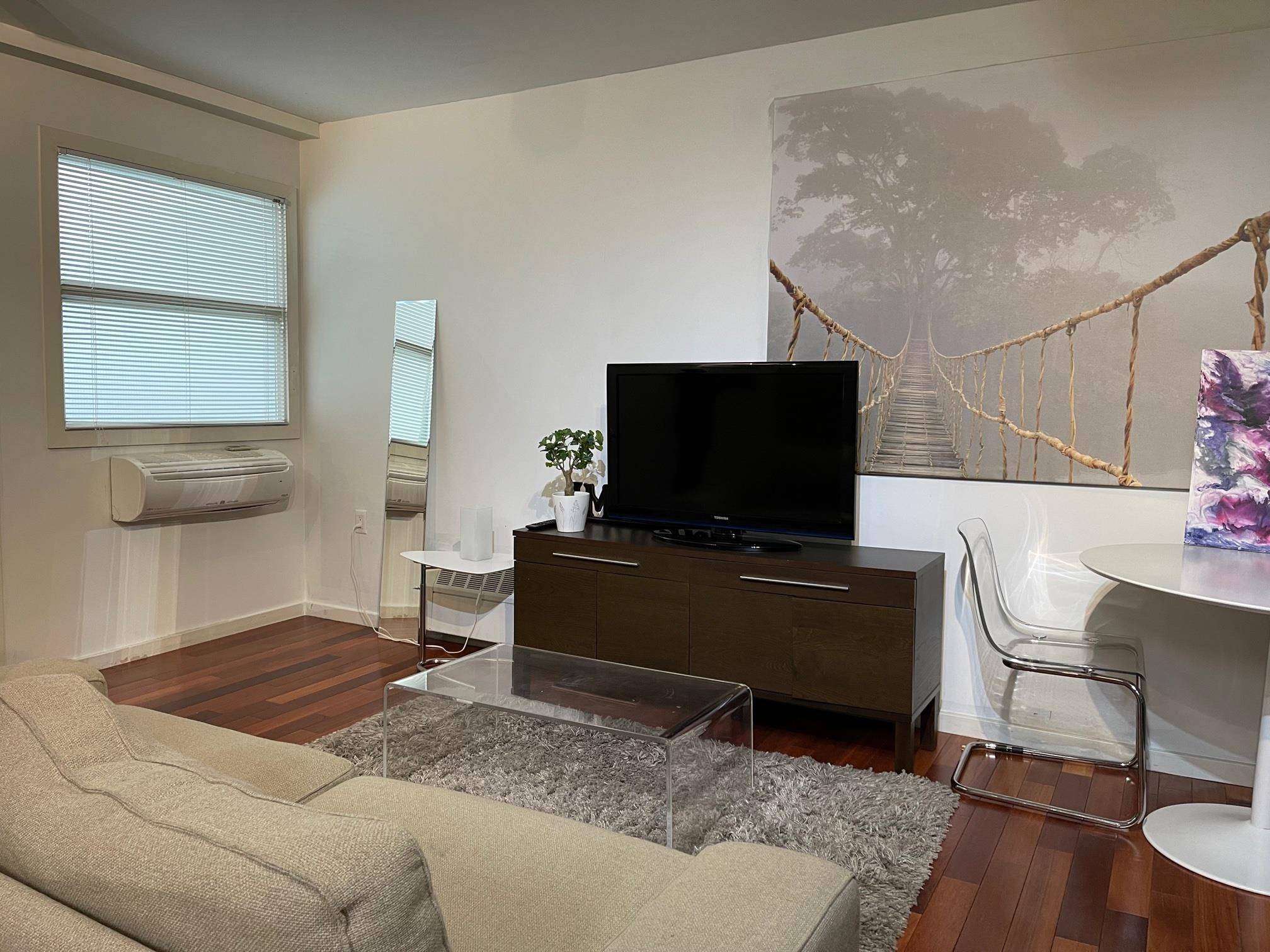 Vancouver, BC V6B 2Z3,440 Richards Street #305