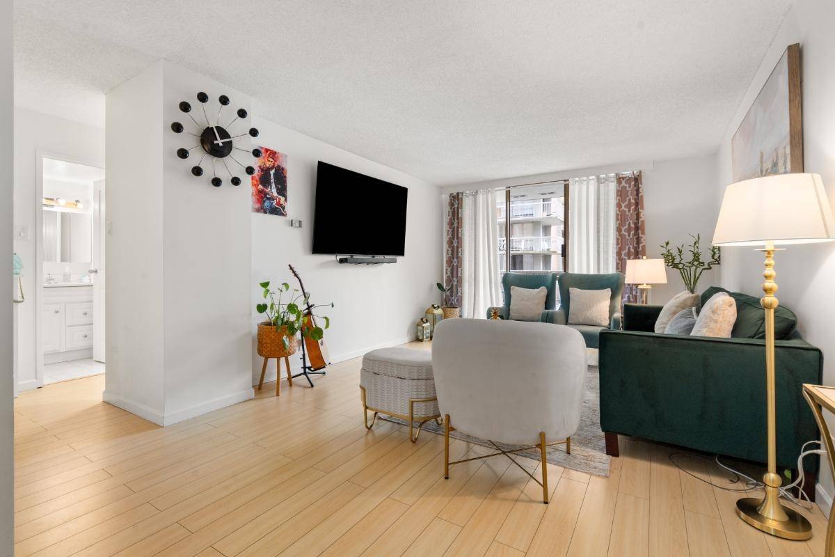 North Vancouver, BC V7P 3E6,2016 Fullerton AVE #307
