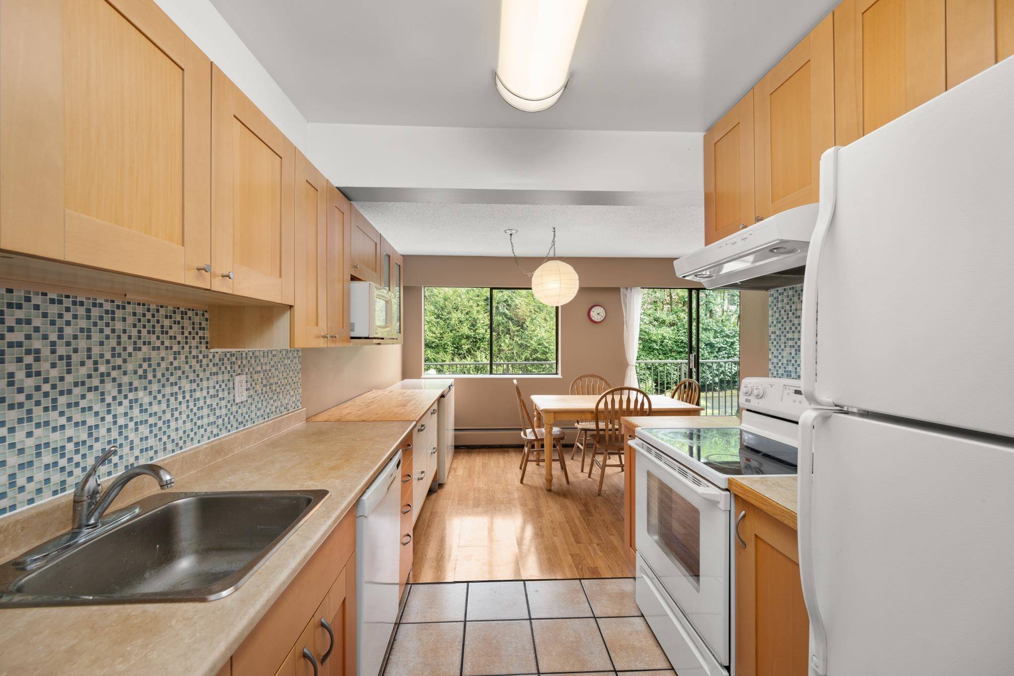 Burnaby, BC V3N 4J8,8943 Horne ST