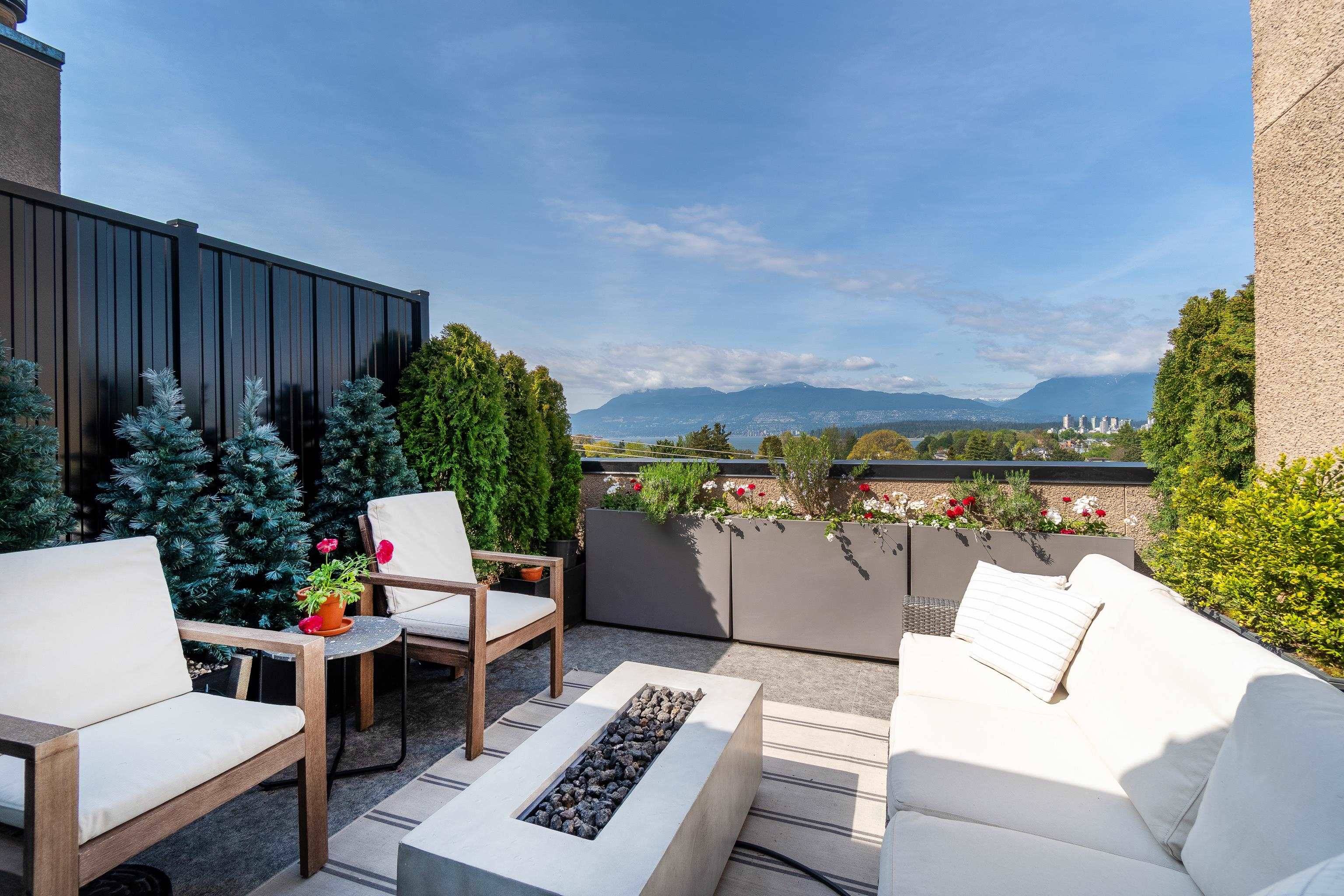 Vancouver, BC V6J 1L4,2077 W 3rd AVE #6