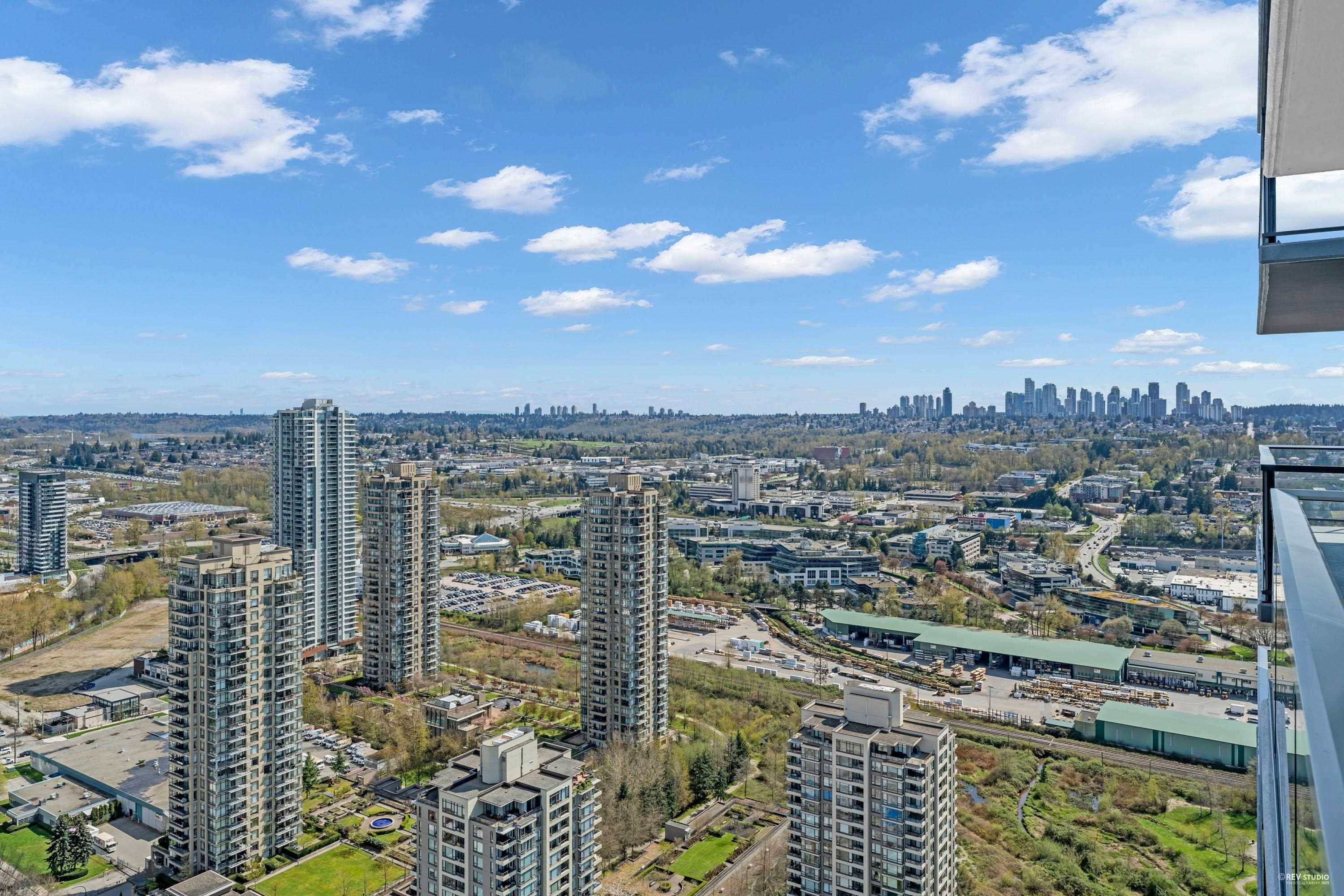 Burnaby, BC V5C 0N7,2186 Gilmore AVE #3702