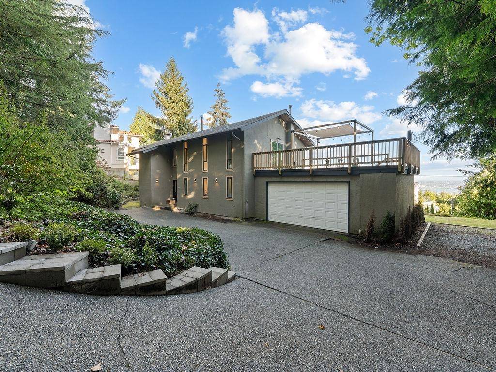West Vancouver, BC V7S 2E2,1040 Crestline RD