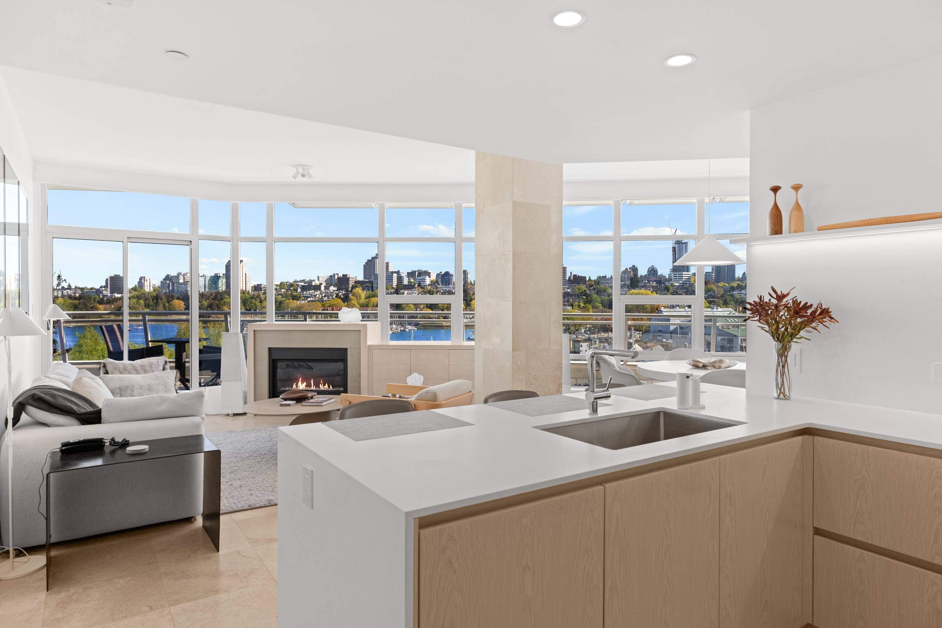 Vancouver, BC V6Z 3H6,628 Kinghorne Mews #701