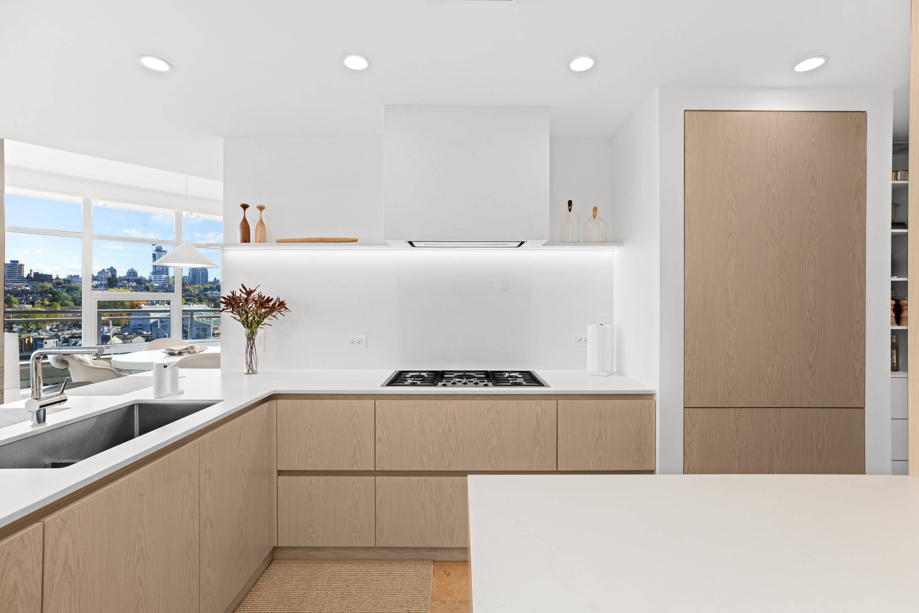 Vancouver, BC V6Z 3H6,628 Kinghorne Mews #701